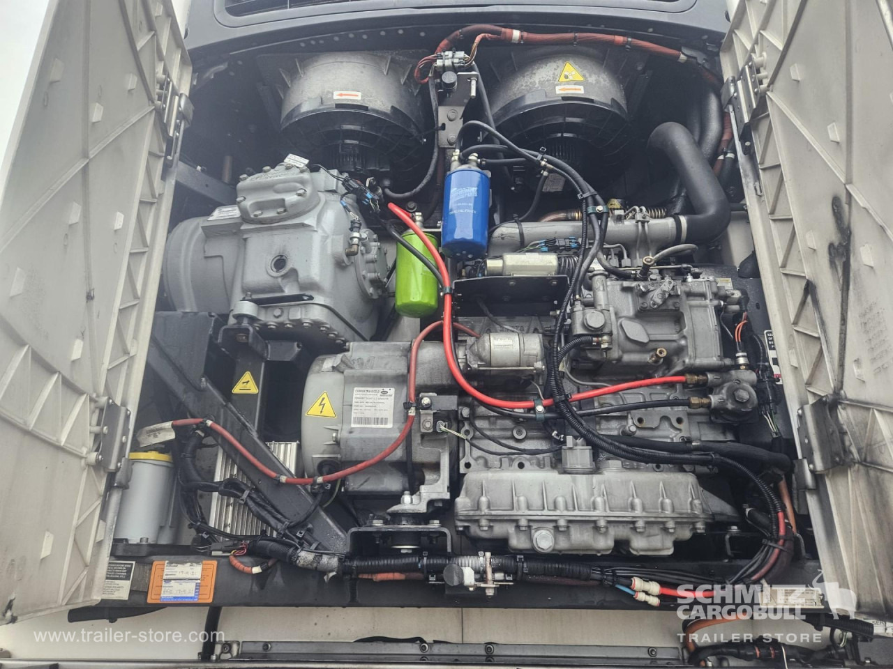 SCHMITZ Reefer Multitemp Taillift - Изотермичен полуремарке: снимка 2 SCHMITZ Reefer Multitemp Taillift - Изотермичен полуремарке: снимка 2
