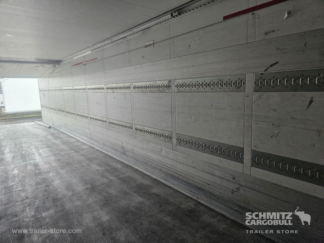 SCHMITZ Reefer Multitemp - Изотермичен полуремарке: снимка 3 SCHMITZ Reefer Multitemp - Изотермичен полуремарке: снимка 3