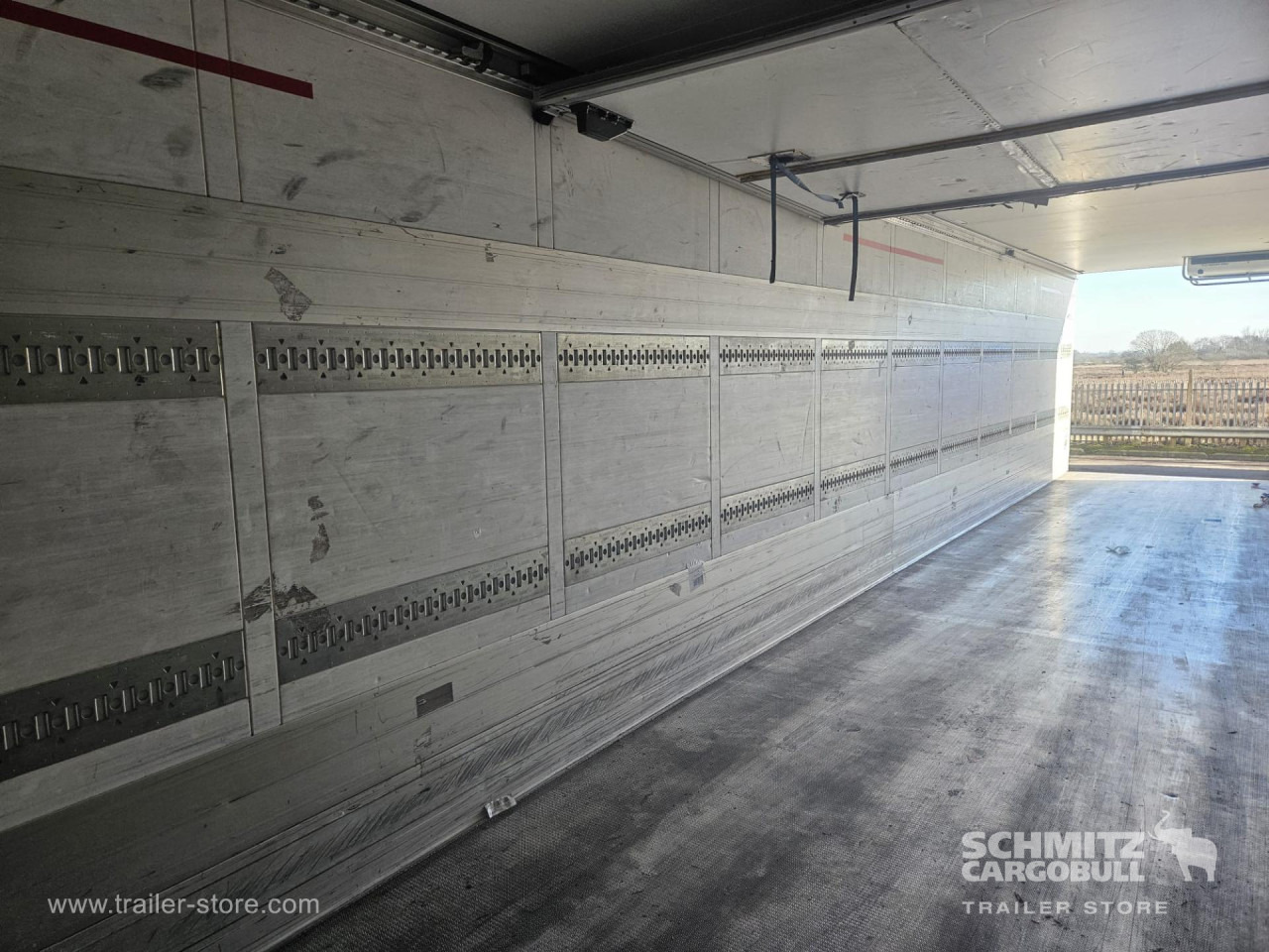 SCHMITZ Reefer Multitemp - Изотермичен полуремарке: снимка 3 SCHMITZ Reefer Multitemp - Изотермичен полуремарке: снимка 3