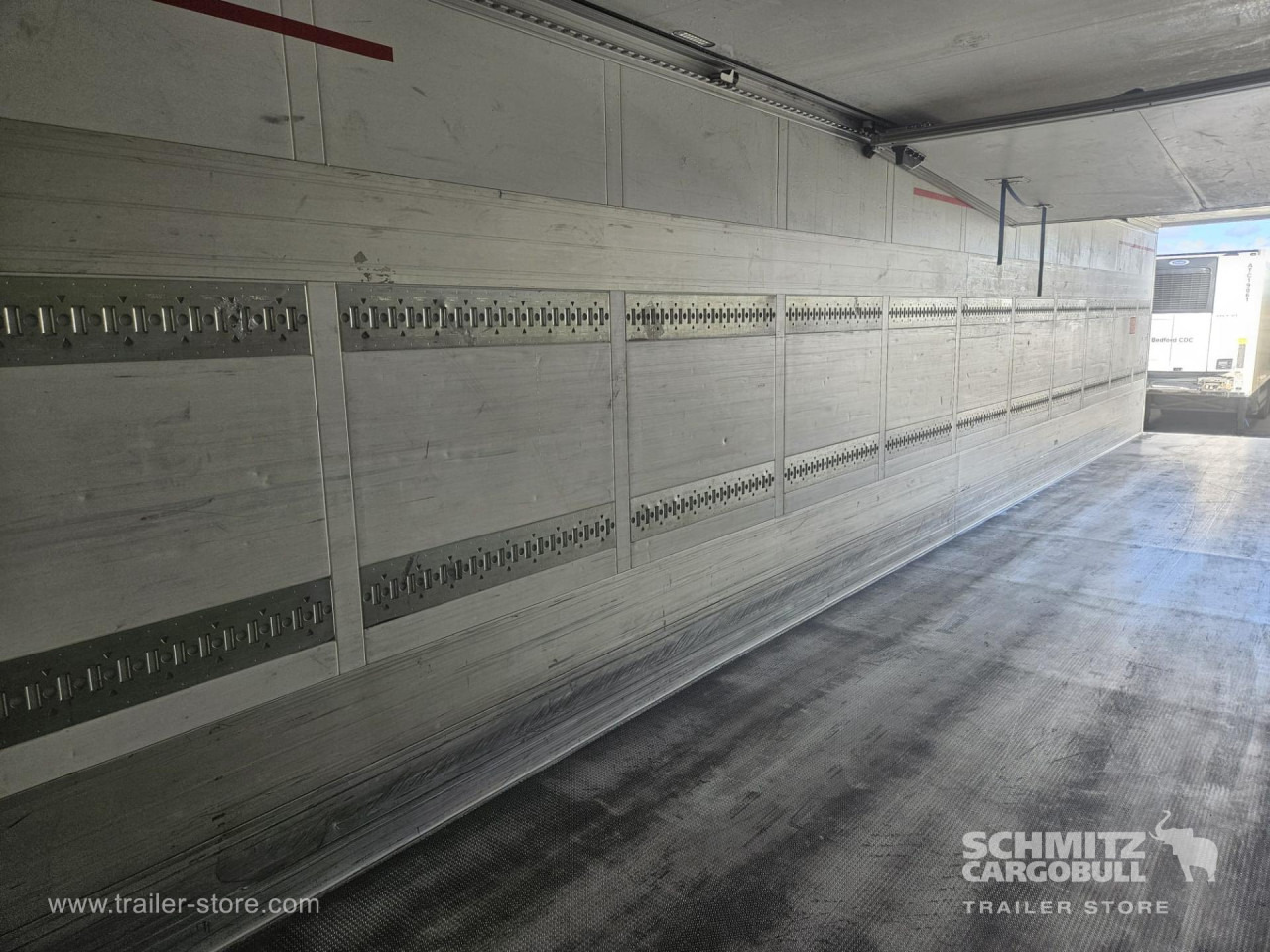 SCHMITZ Reefer Multitemp - Изотермичен полуремарке: снимка 3 SCHMITZ Reefer Multitemp - Изотермичен полуремарке: снимка 3