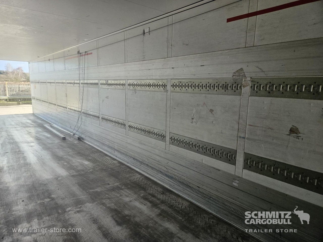 SCHMITZ Reefer Standard - Изотермичен полуремарке: снимка 4 SCHMITZ Reefer Standard - Изотермичен полуремарке: снимка 4