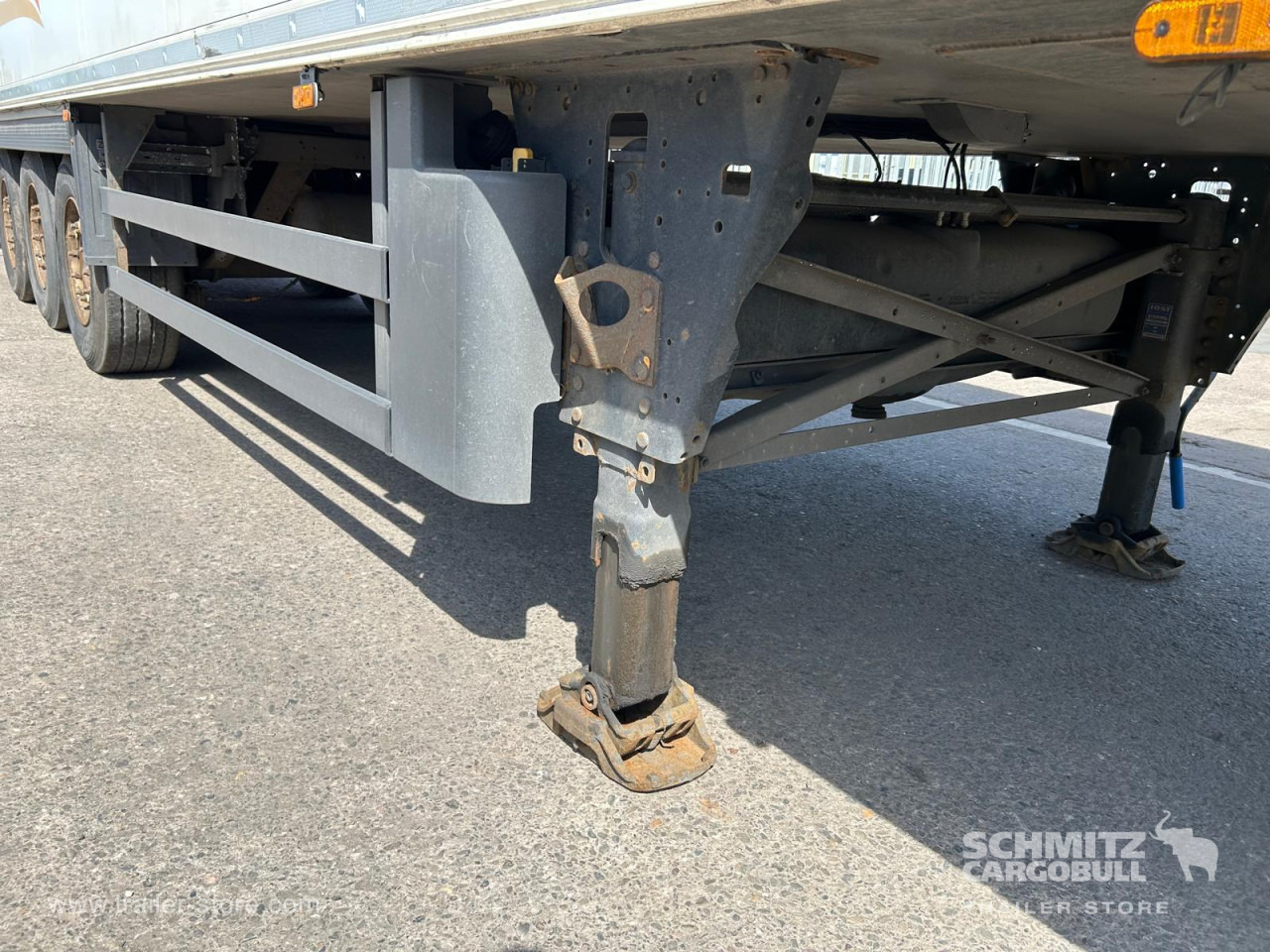 SCHMITZ Reefer Standard - Изотермичен полуремарке: снимка 2 SCHMITZ Reefer Standard - Изотермичен полуремарке: снимка 2