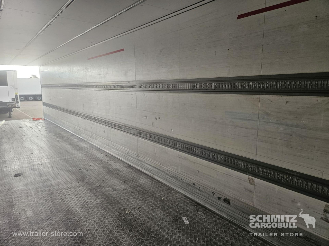 SCHMITZ Reefer Standard - Изотермичен полуремарке: снимка 4 SCHMITZ Reefer Standard - Изотермичен полуремарке: снимка 4