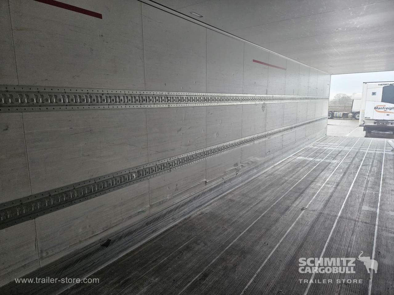 SCHMITZ Reefer Standard - Изотермичен полуремарке: снимка 4 SCHMITZ Reefer Standard - Изотермичен полуремарке: снимка 4