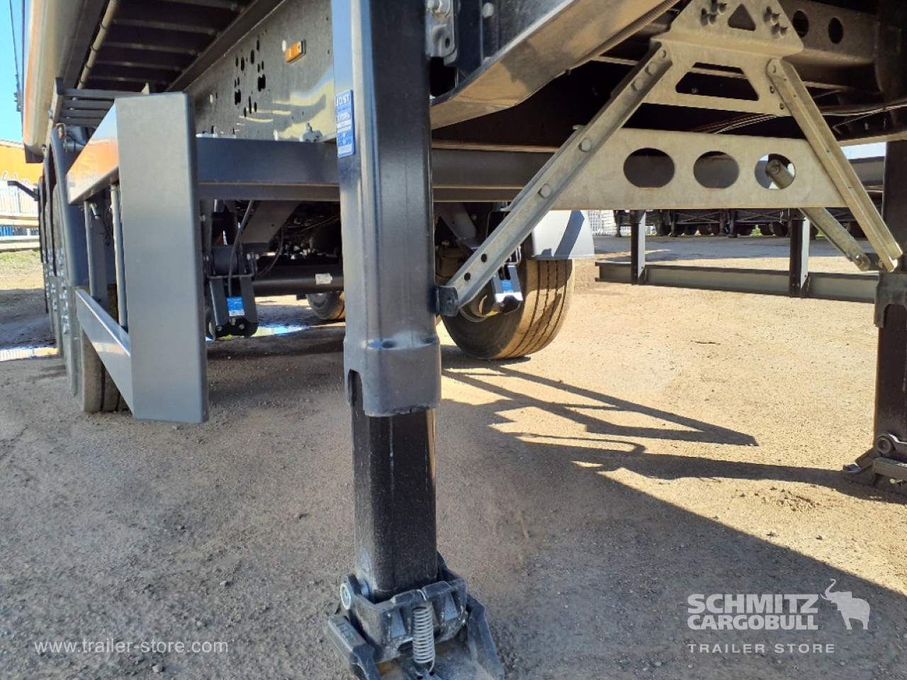 SCHMITZ Tipper Alu-square sided body 55m³ - Самосвал полуремарке: снимка 3 SCHMITZ Tipper Alu-square sided body 55m³ - Самосвал полуремарке: снимка 3