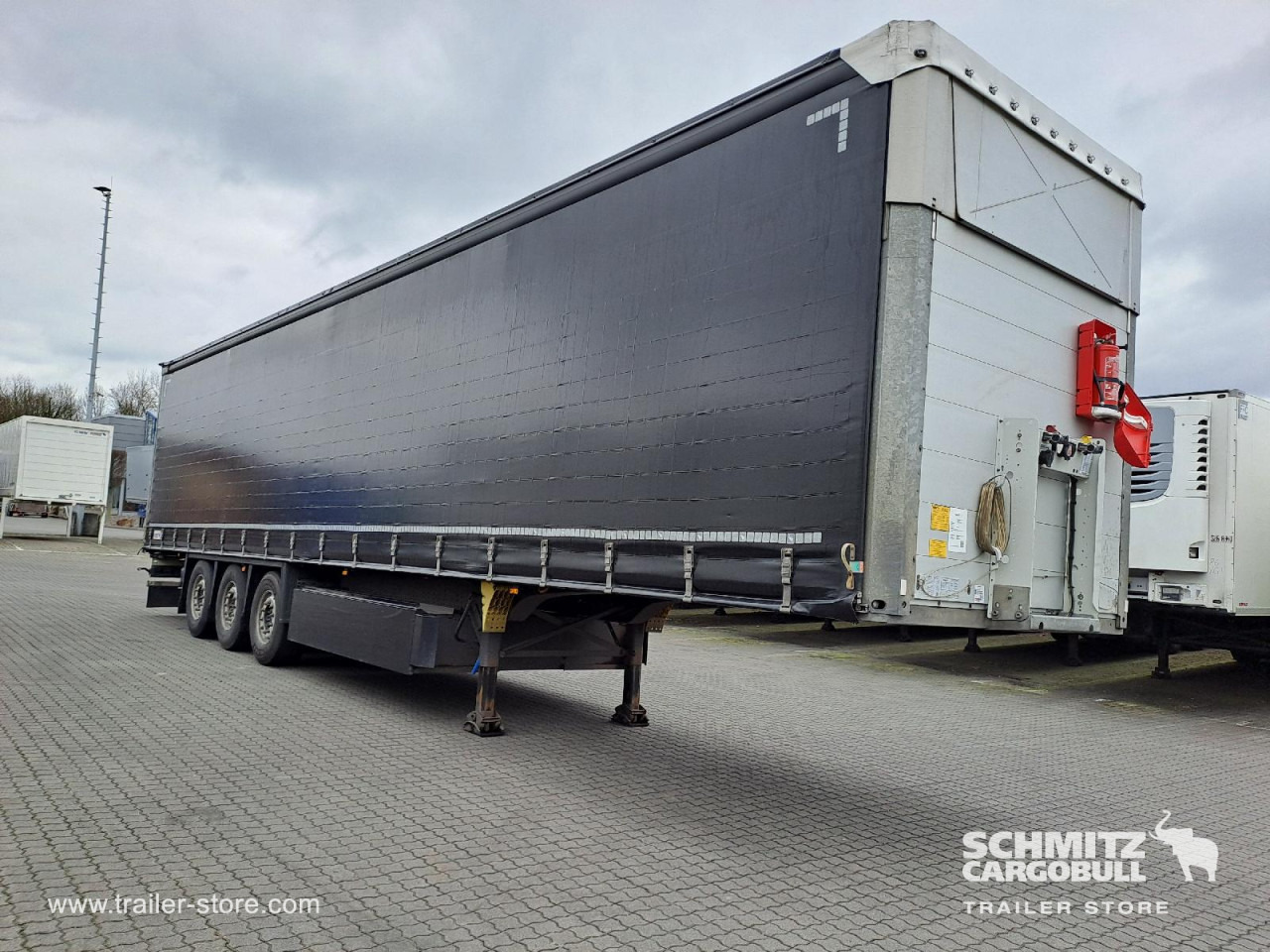 Брезентово полуремарке SCHMITZ Curtainsider Standard: снимка 1
