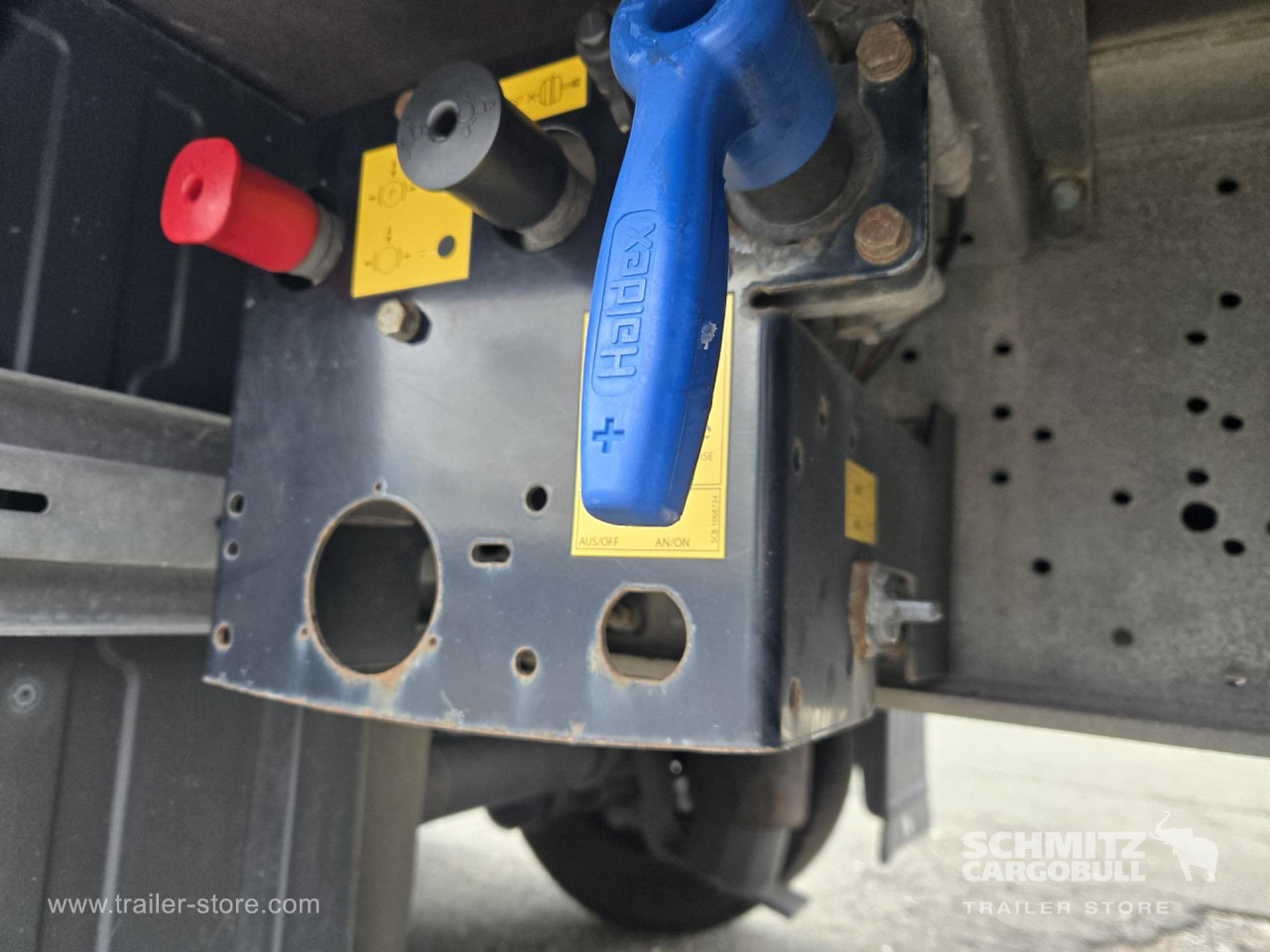 SCHMITZ Curtainsider Varios - Брезентово полуремарке: снимка 5 SCHMITZ Curtainsider Varios - Брезентово полуремарке: снимка 5