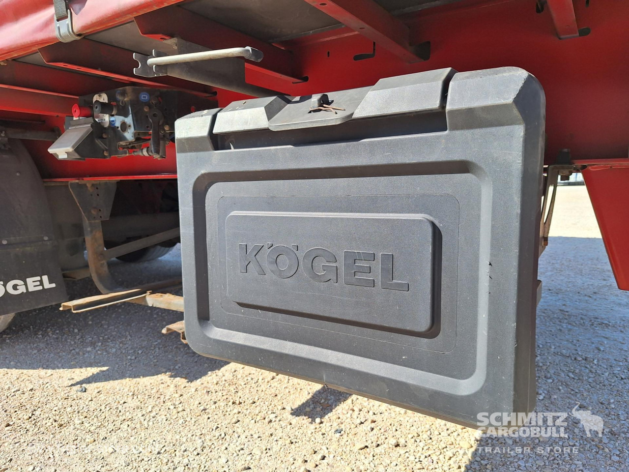 KOEGEL Curtainsider Standard - Брезентово полуремарке: снимка 3 KOEGEL Curtainsider Standard - Брезентово полуремарке: снимка 3