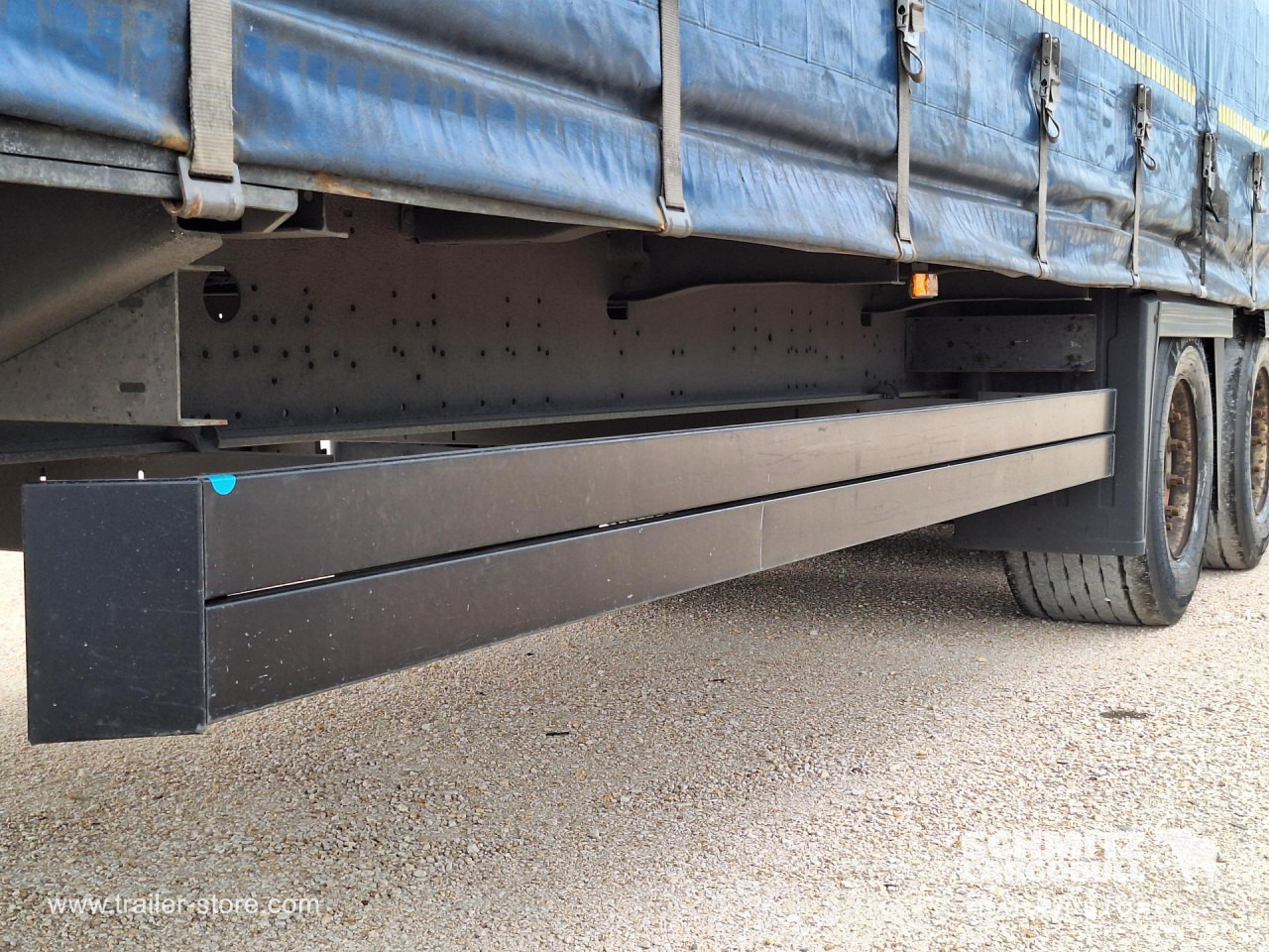 SCHMITZ Curtainsider Mega - Брезентово полуремарке: снимка 4 SCHMITZ Curtainsider Mega - Брезентово полуремарке: снимка 4