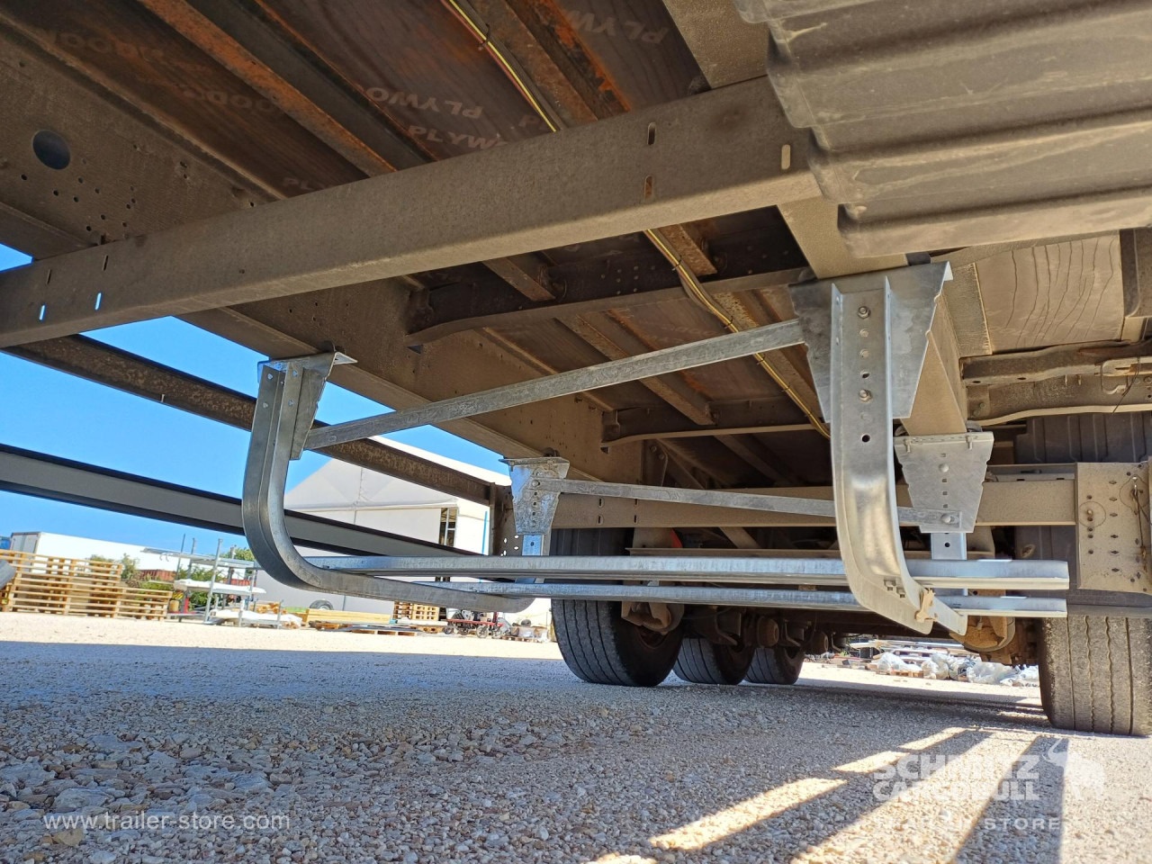 SCHMITZ Curtainsider Mega - Брезентово полуремарке: снимка 2 SCHMITZ Curtainsider Mega - Брезентово полуремарке: снимка 2