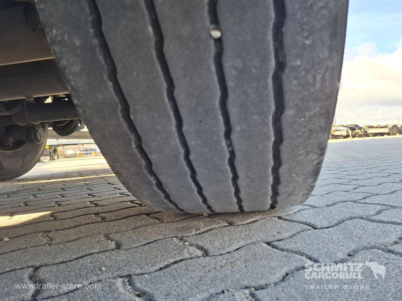 SCHMITZ Reefer Multitemp - Изотермичен полуремарке: снимка 3 SCHMITZ Reefer Multitemp - Изотермичен полуремарке: снимка 3