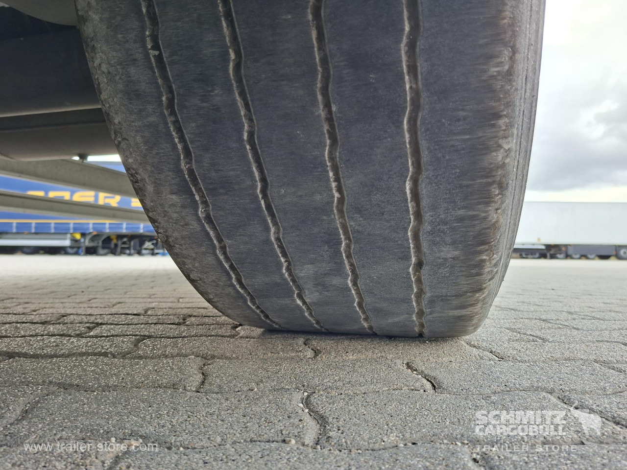 SCHMITZ Reefer Standard - Изотермичен полуремарке: снимка 2 SCHMITZ Reefer Standard - Изотермичен полуремарке: снимка 2