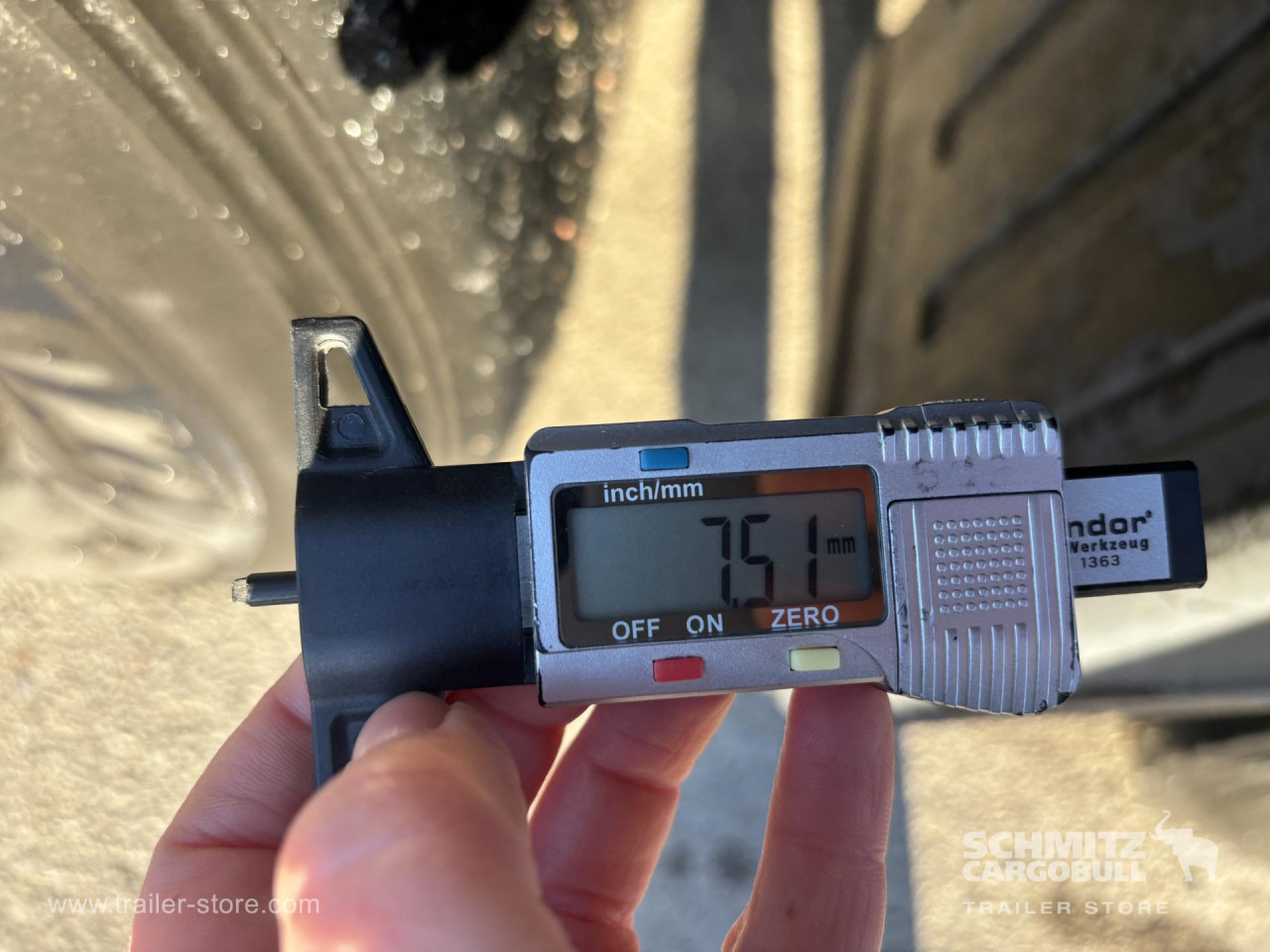 SCHMITZ Curtainsider Mega - Брезентово полуремарке: снимка 3 SCHMITZ Curtainsider Mega - Брезентово полуремарке: снимка 3