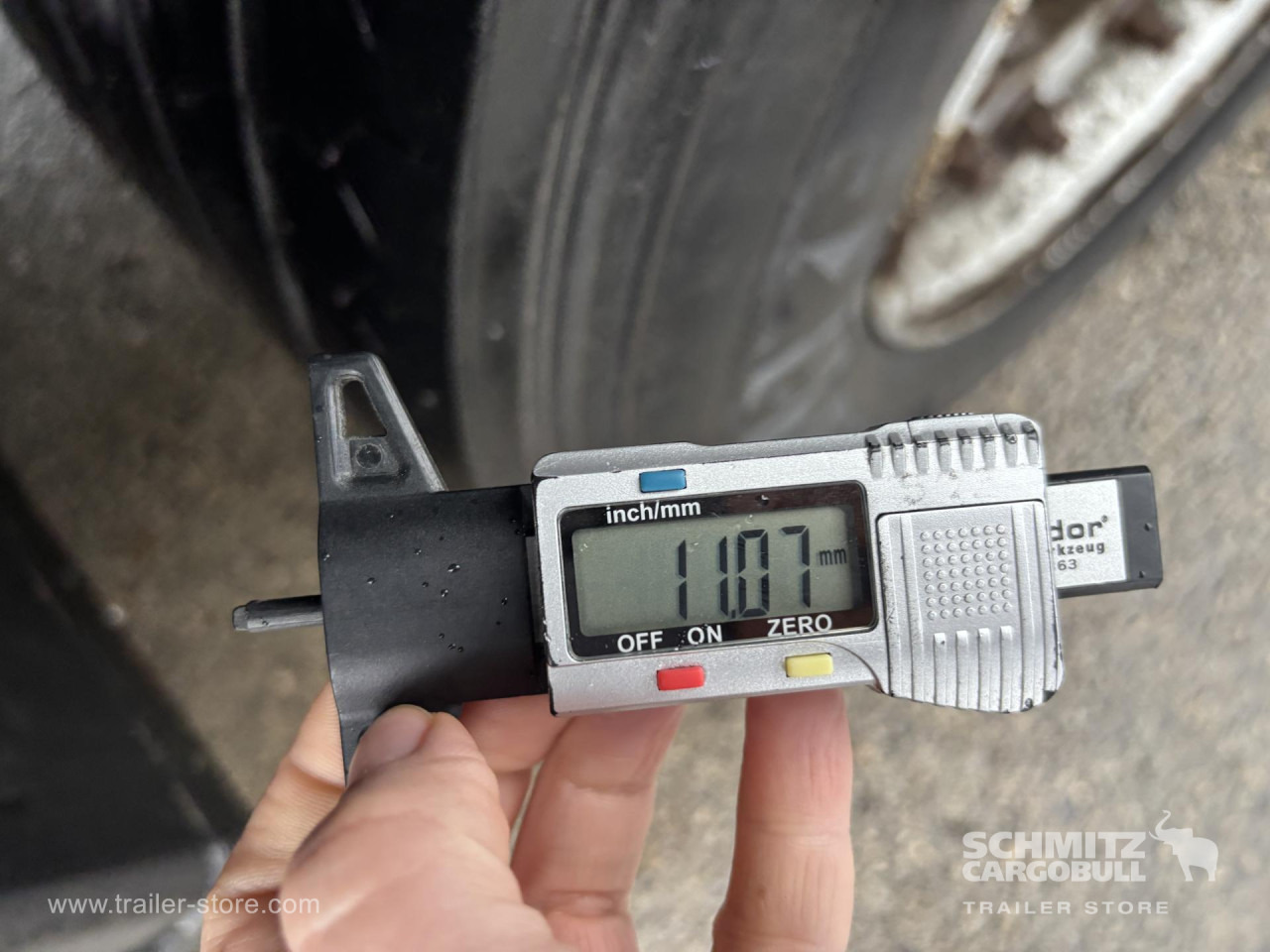 SCHMITZ Curtainsider Mega - Брезентово полуремарке: снимка 2 SCHMITZ Curtainsider Mega - Брезентово полуремарке: снимка 2