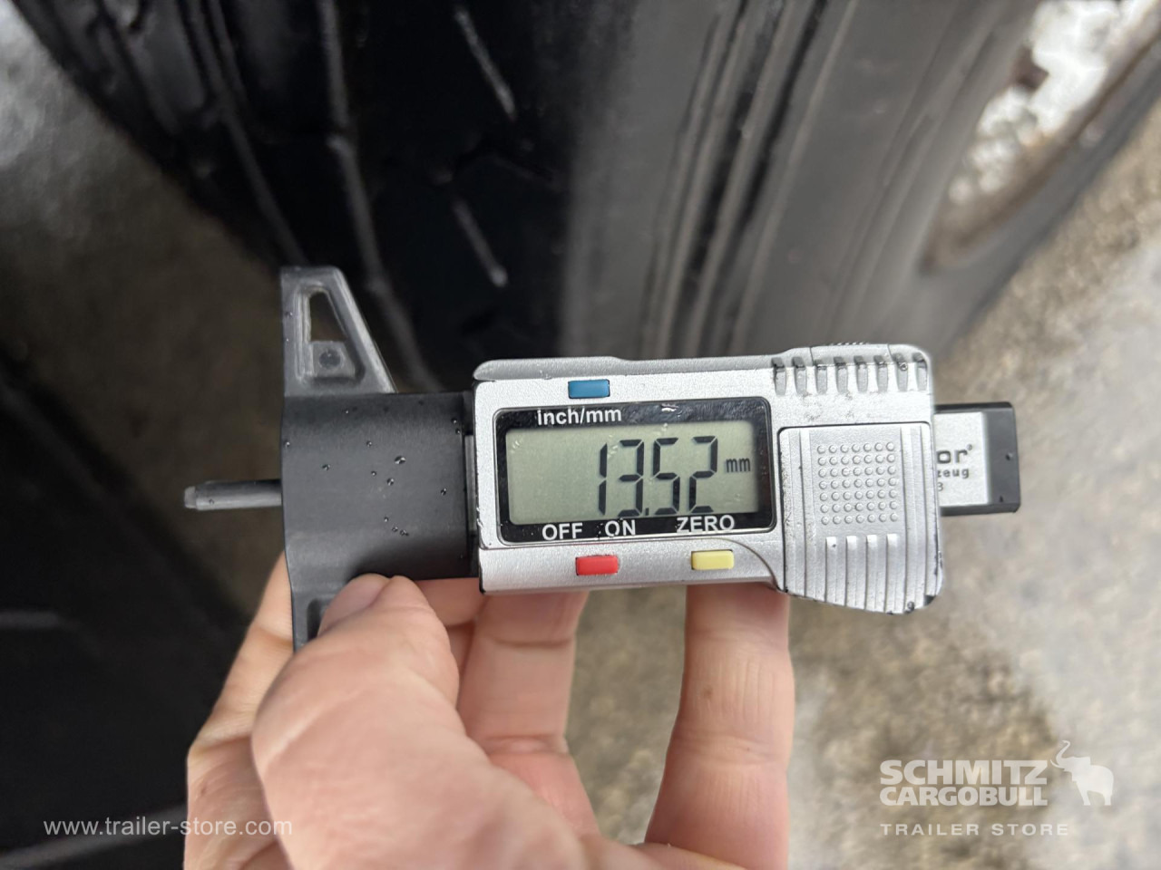 SCHMITZ Curtainsider Mega - Брезентово полуремарке: снимка 3 SCHMITZ Curtainsider Mega - Брезентово полуремарке: снимка 3