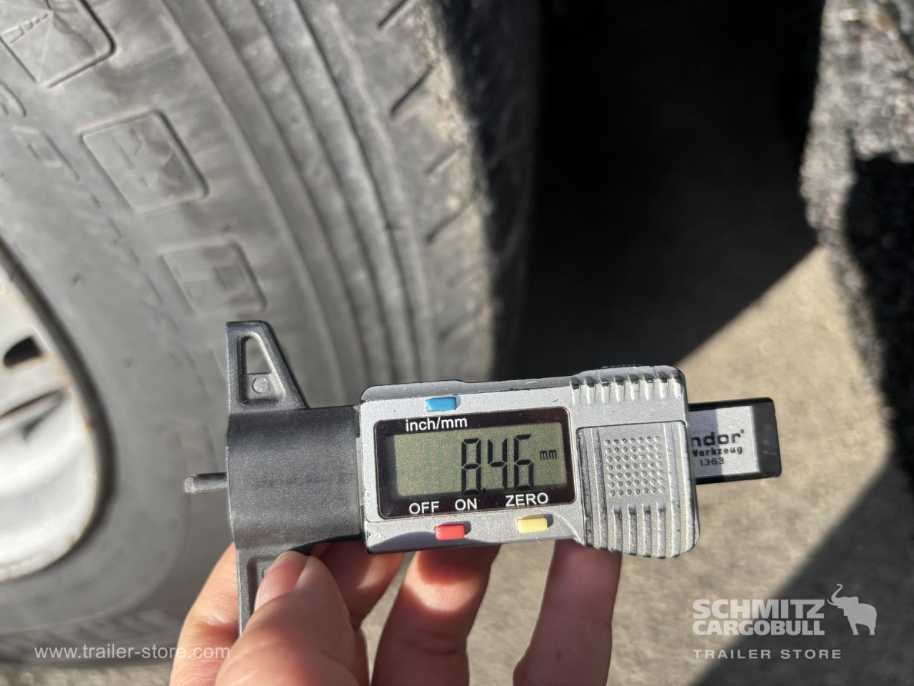 SCHMITZ Curtainsider Standard - Брезентово полуремарке: снимка 3 SCHMITZ Curtainsider Standard - Брезентово полуремарке: снимка 3