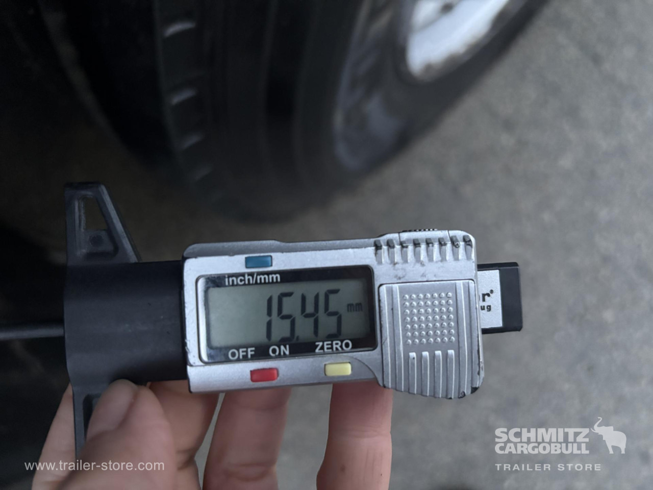 SCHMITZ Curtainsider Standard - Брезентово полуремарке: снимка 4 SCHMITZ Curtainsider Standard - Брезентово полуремарке: снимка 4