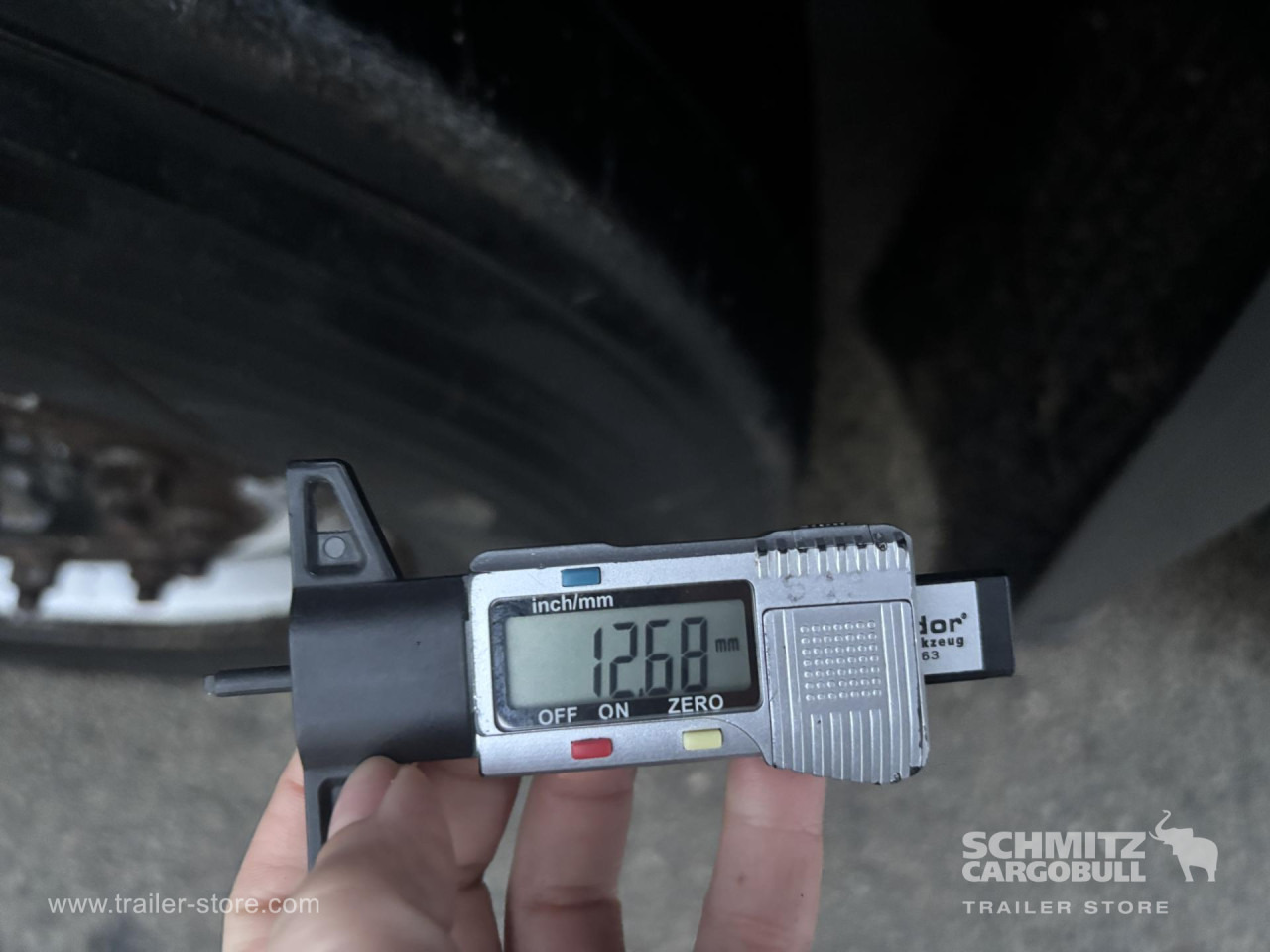 SCHMITZ Curtainsider Standard - Брезентово полуремарке: снимка 3 SCHMITZ Curtainsider Standard - Брезентово полуремарке: снимка 3