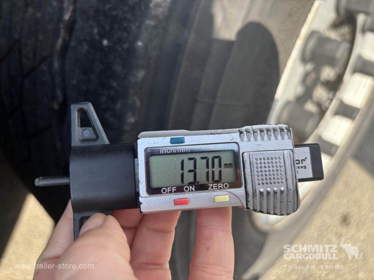 SCHMITZ Curtainsider Standard - Брезентово полуремарке: снимка 5 SCHMITZ Curtainsider Standard - Брезентово полуремарке: снимка 5