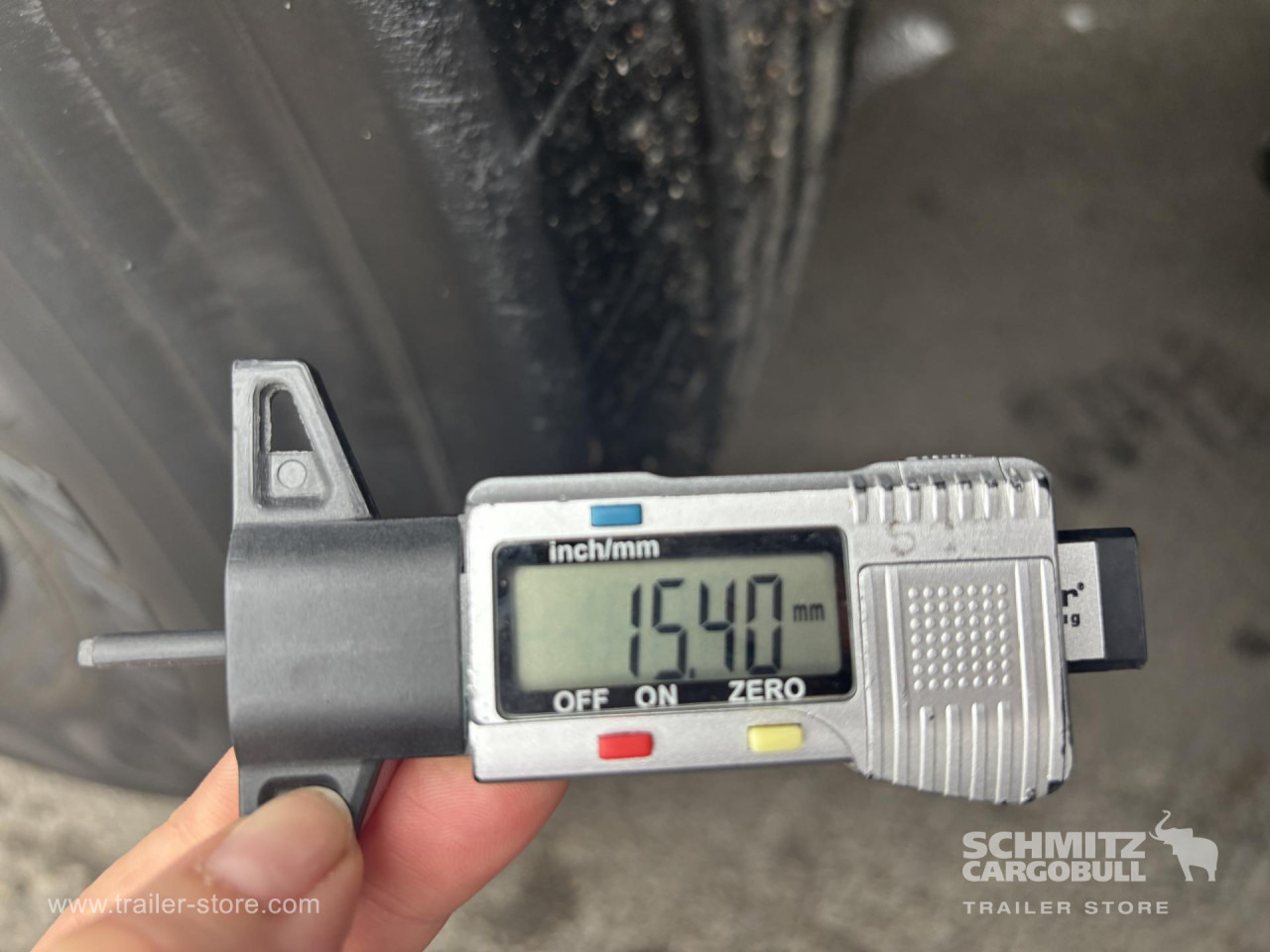 SCHMITZ Curtainsider Standard - Брезентово полуремарке: снимка 4 SCHMITZ Curtainsider Standard - Брезентово полуремарке: снимка 4