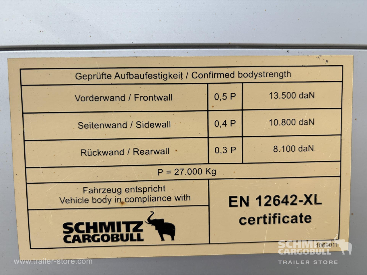 SCHMITZ Curtainsider Standard - Брезентово полуремарке: снимка 3 SCHMITZ Curtainsider Standard - Брезентово полуремарке: снимка 3