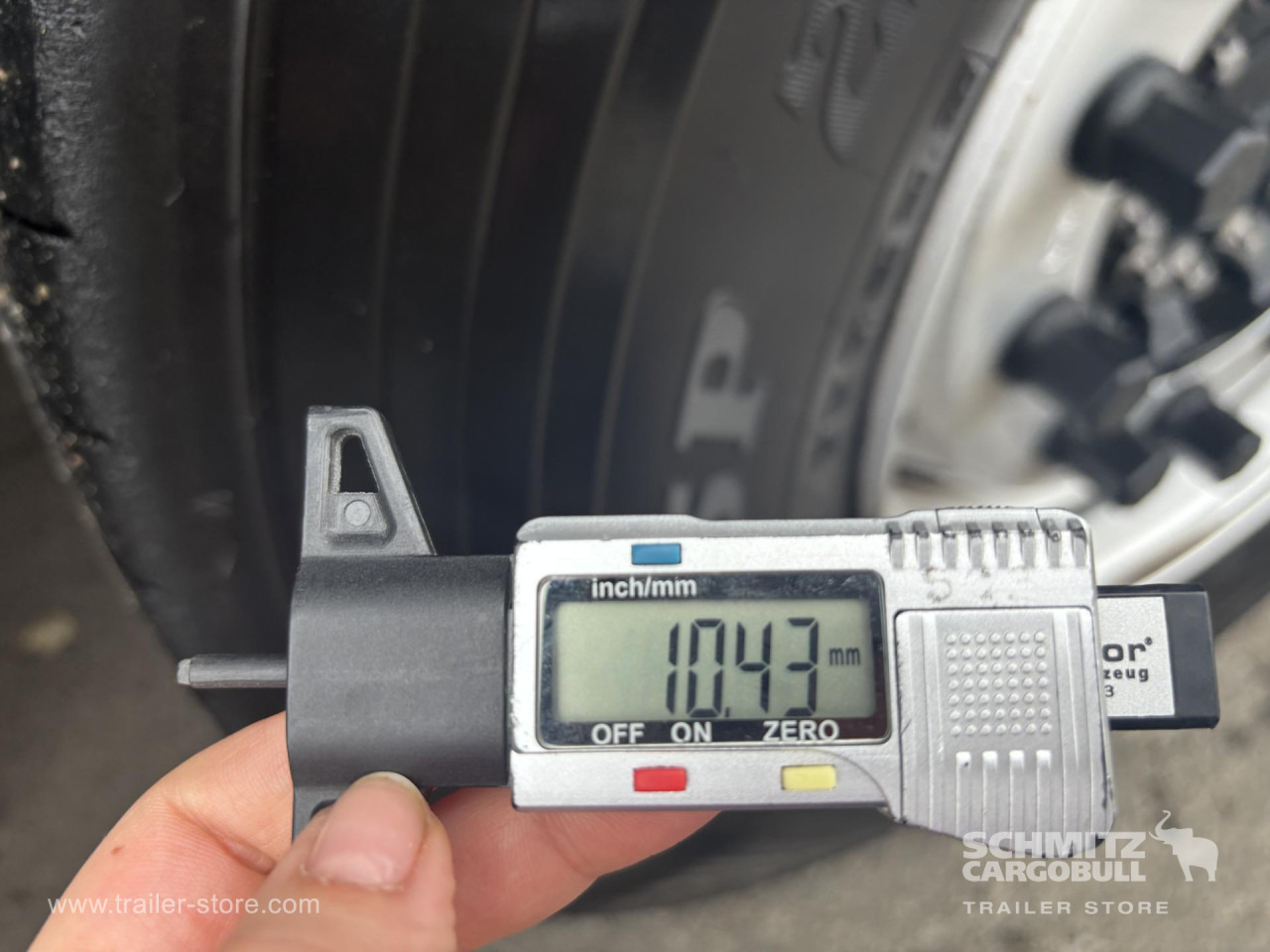 SCHMITZ Curtainsider Standard - Брезентово полуремарке: снимка 2 SCHMITZ Curtainsider Standard - Брезентово полуремарке: снимка 2