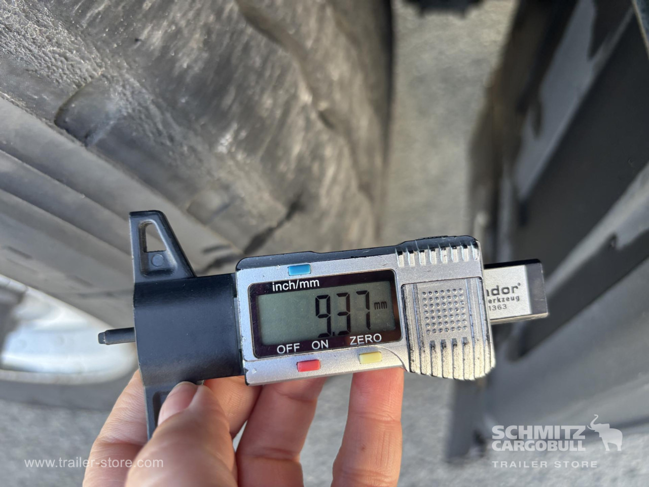 SCHMITZ Curtainsider Standard - Брезентово полуремарке: снимка 5 SCHMITZ Curtainsider Standard - Брезентово полуремарке: снимка 5