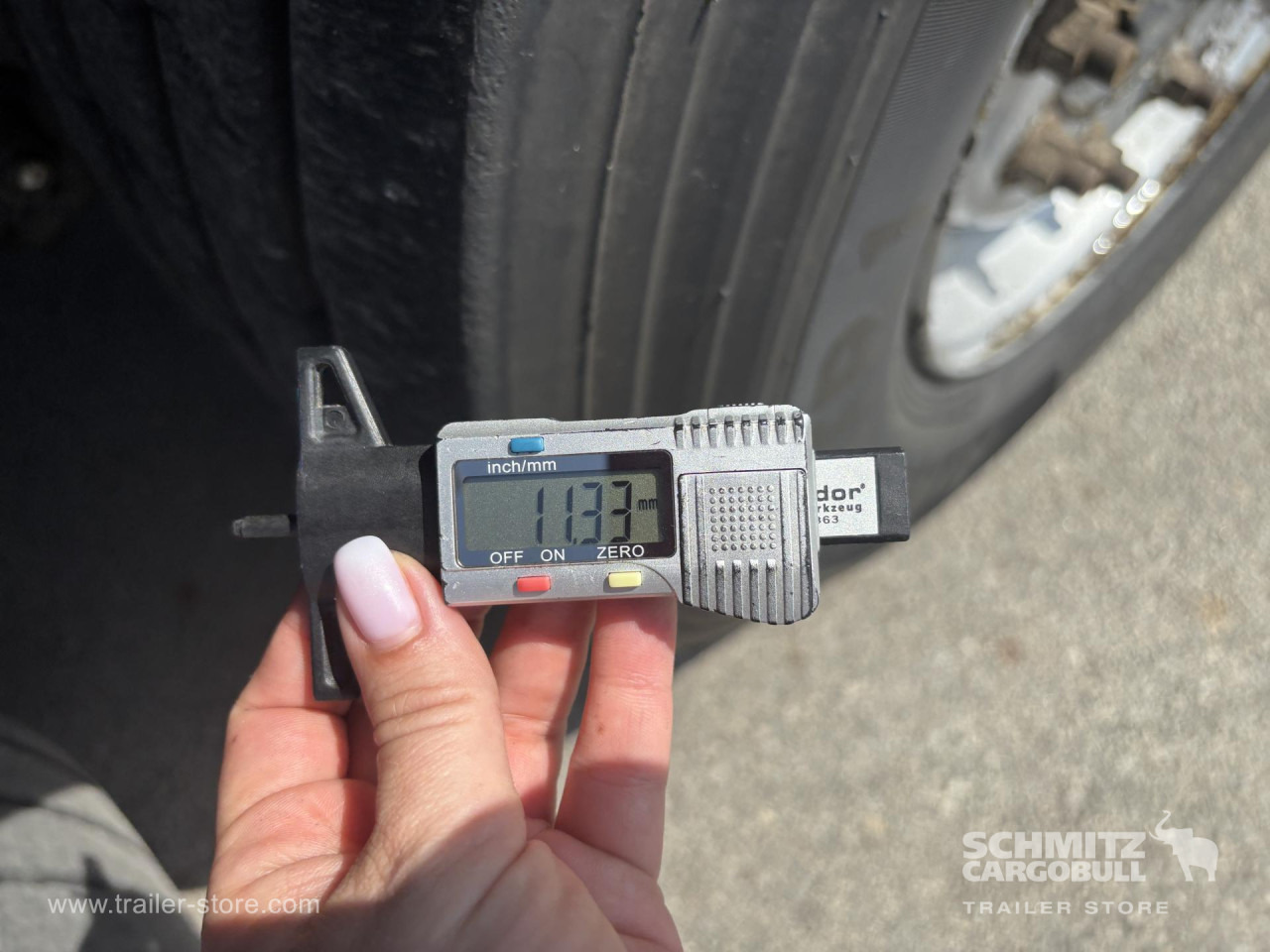 SCHMITZ Curtainsider Standard - Брезентово полуремарке: снимка 3 SCHMITZ Curtainsider Standard - Брезентово полуремарке: снимка 3