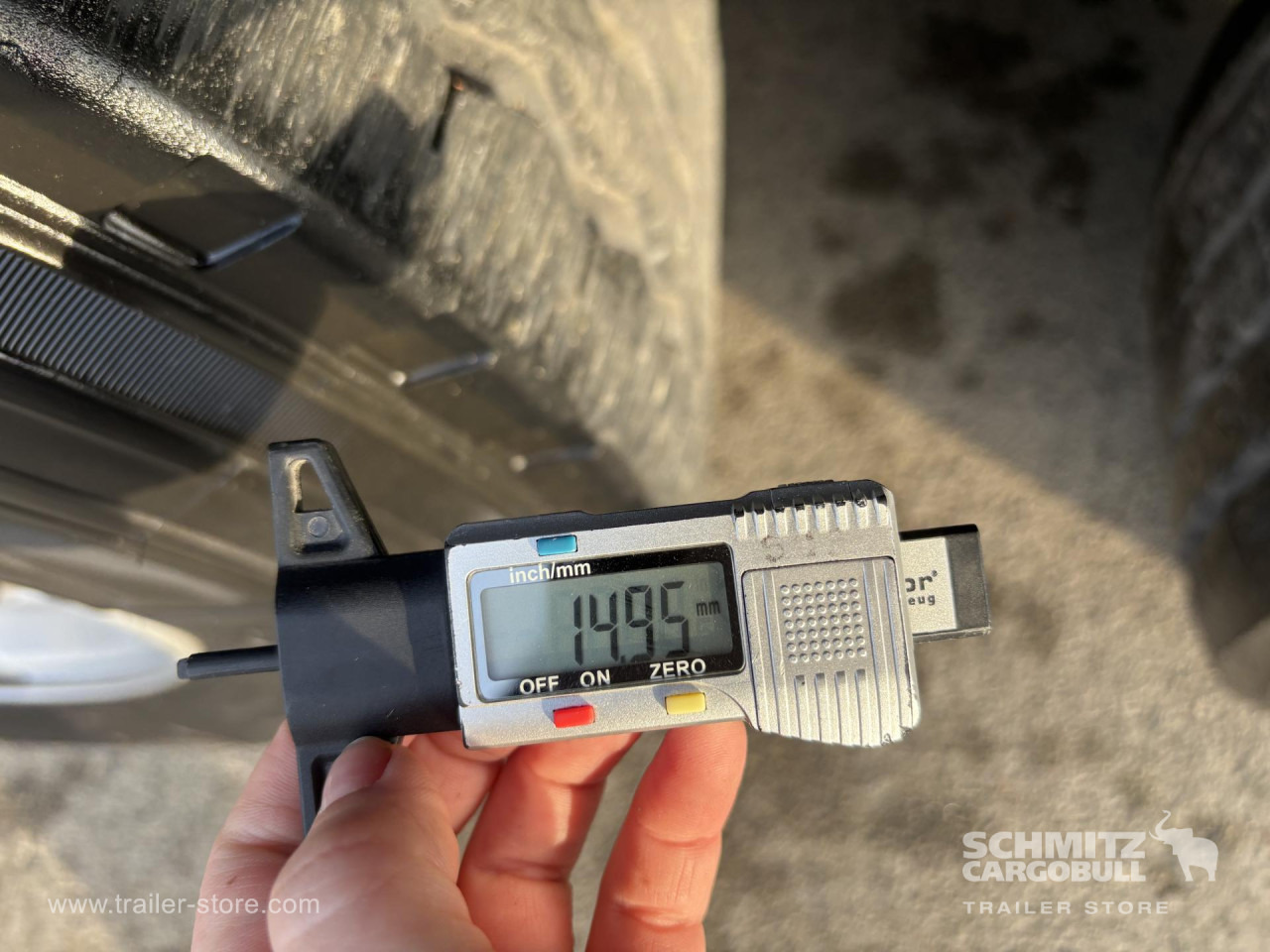 SCHMITZ Curtainsider Standard - Брезентово полуремарке: снимка 2 SCHMITZ Curtainsider Standard - Брезентово полуремарке: снимка 2