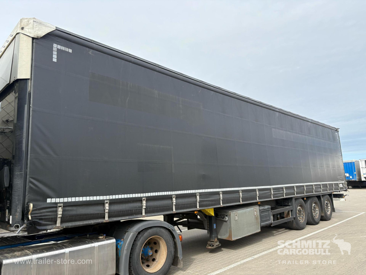 SCHMITZ Curtainsider Standard - Брезентово полуремарке: снимка 3 SCHMITZ Curtainsider Standard - Брезентово полуремарке: снимка 3