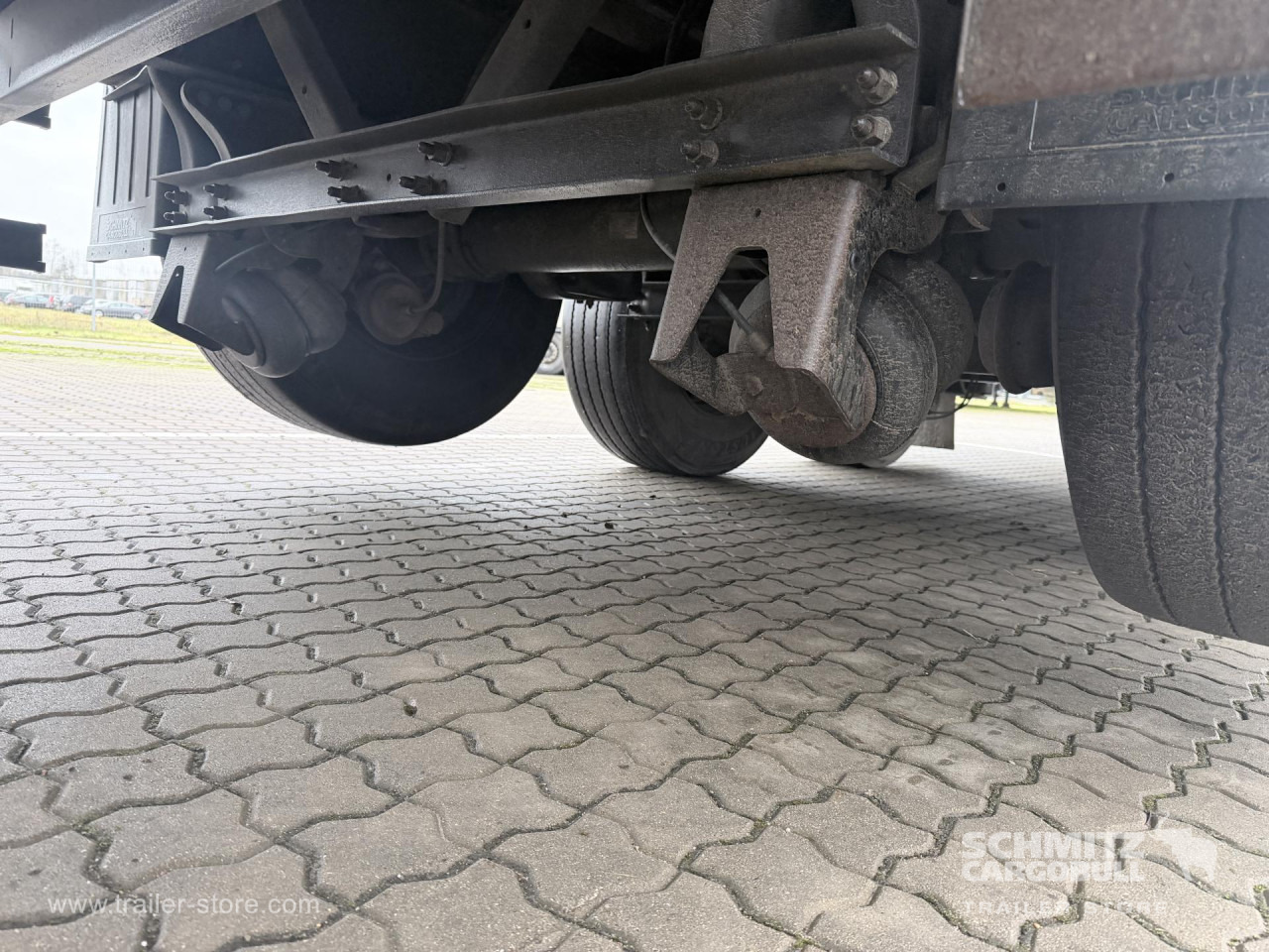 SCHMITZ Curtainsider Standard - Брезентово полуремарке: снимка 2 SCHMITZ Curtainsider Standard - Брезентово полуремарке: снимка 2