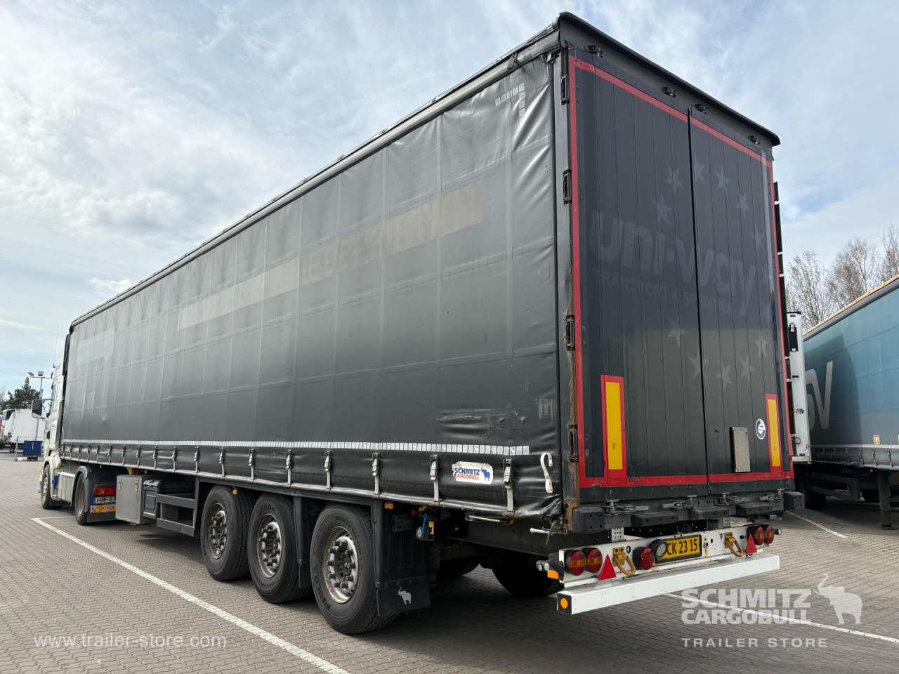 SCHMITZ Curtainsider Standard - Брезентово полуремарке: снимка 2 SCHMITZ Curtainsider Standard - Брезентово полуремарке: снимка 2
