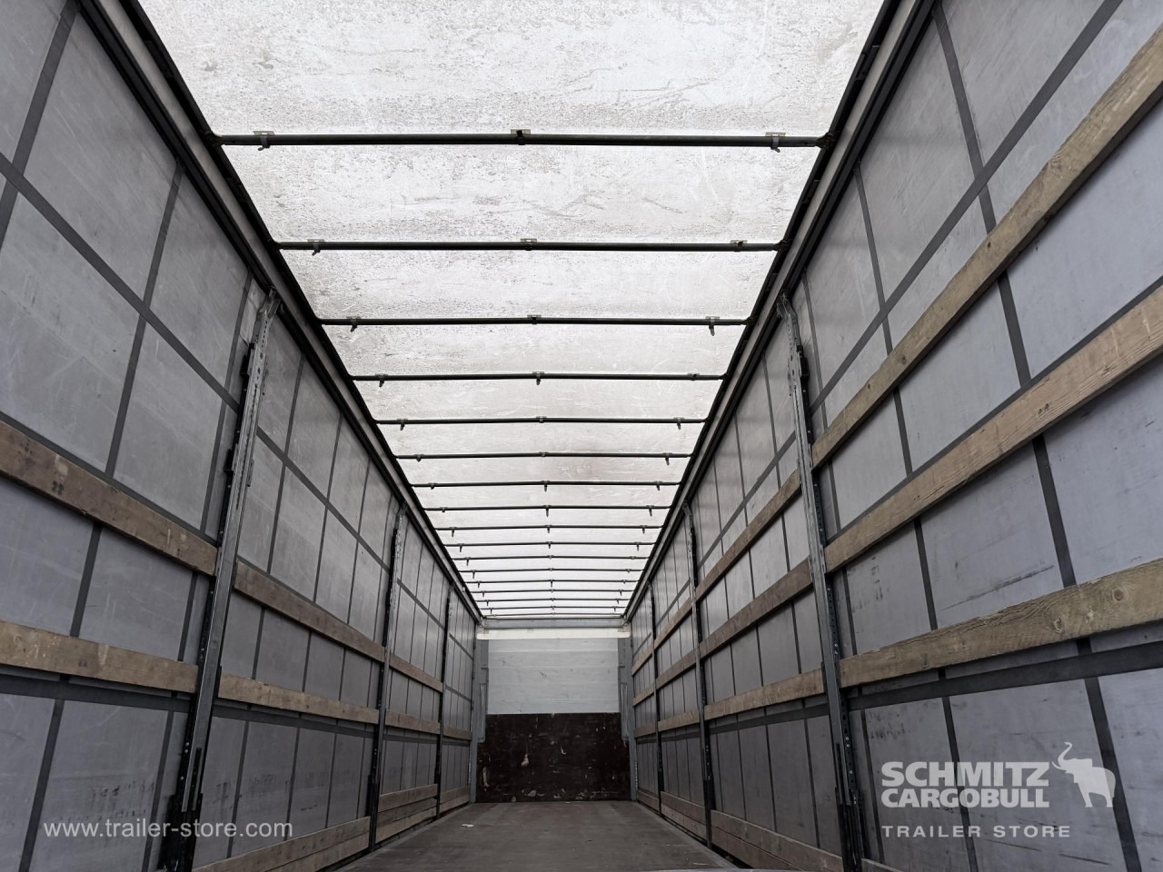 SCHMITZ Curtainsider Standard - Брезентово полуремарке: снимка 2 SCHMITZ Curtainsider Standard - Брезентово полуремарке: снимка 2