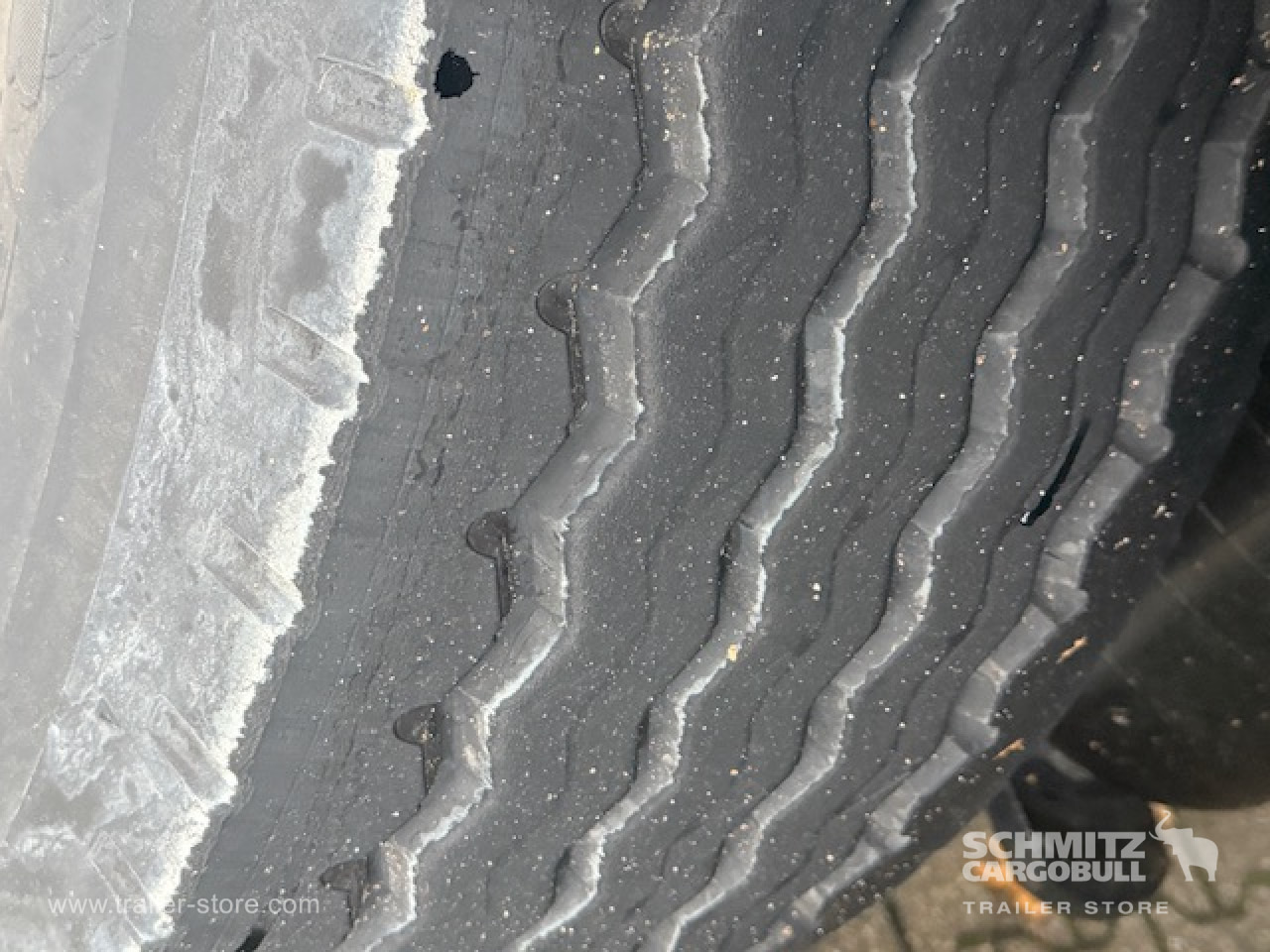 SCHMITZ Oplegger Kasten Standard - Затворена каросерия полуремарке: снимка 5 SCHMITZ Oplegger Kasten Standard - Затворена каросерия полуремарке: снимка 5