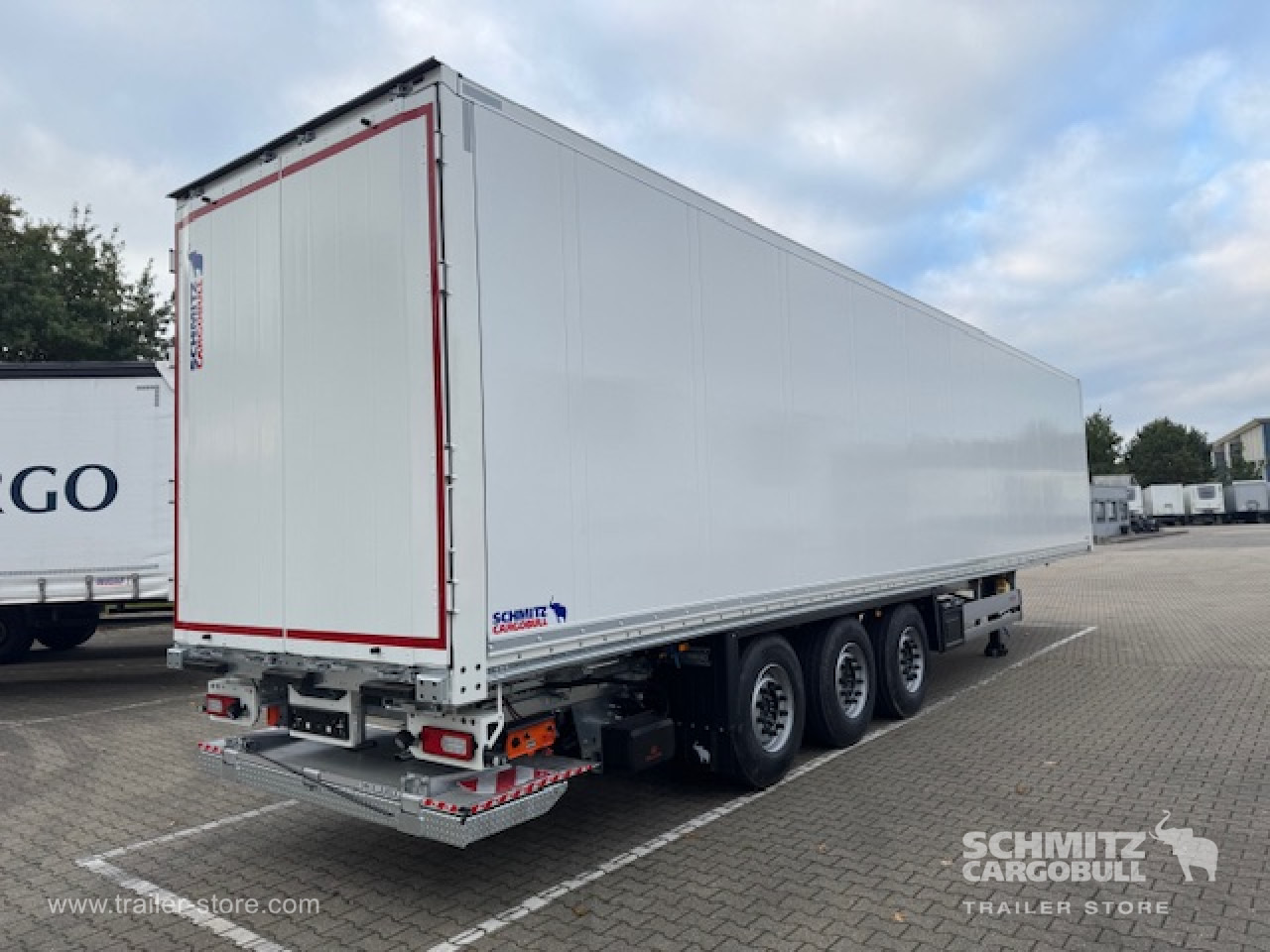 SCHMITZ Oplegger Kasten Standard Taillift - Затворена каросерия полуремарке: снимка 1 SCHMITZ Oplegger Kasten Standard Taillift - Затворена каросерия полуремарке: снимка 1