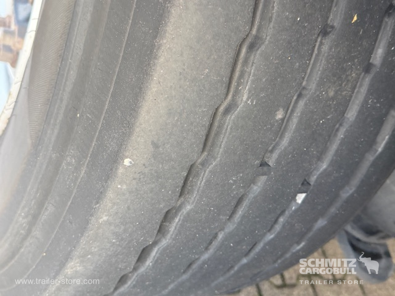 SCHMITZ Oplegger Kasten Standard Taillift - Затворена каросерия полуремарке: снимка 5 SCHMITZ Oplegger Kasten Standard Taillift - Затворена каросерия полуремарке: снимка 5