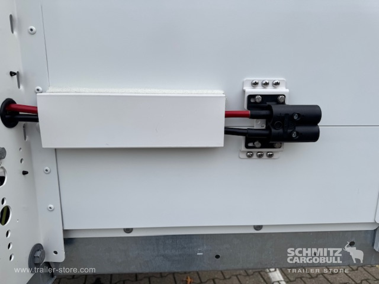 SCHMITZ Oplegger Kasten Standard Taillift - Затворена каросерия полуремарке: снимка 3 SCHMITZ Oplegger Kasten Standard Taillift - Затворена каросерия полуремарке: снимка 3