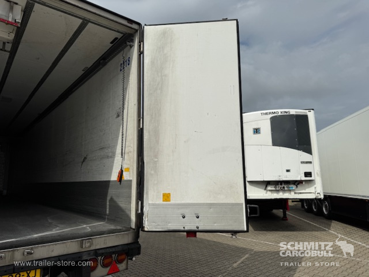 SCHMITZ Oplegger Vries Multitemp - Изотермичен полуремарке: снимка 2 SCHMITZ Oplegger Vries Multitemp - Изотермичен полуремарке: снимка 2