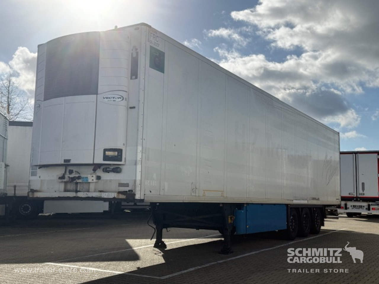 SCHMITZ Oplegger Vries Multitemp - Изотермичен полуремарке: снимка 1 SCHMITZ Oplegger Vries Multitemp - Изотермичен полуремарке: снимка 1