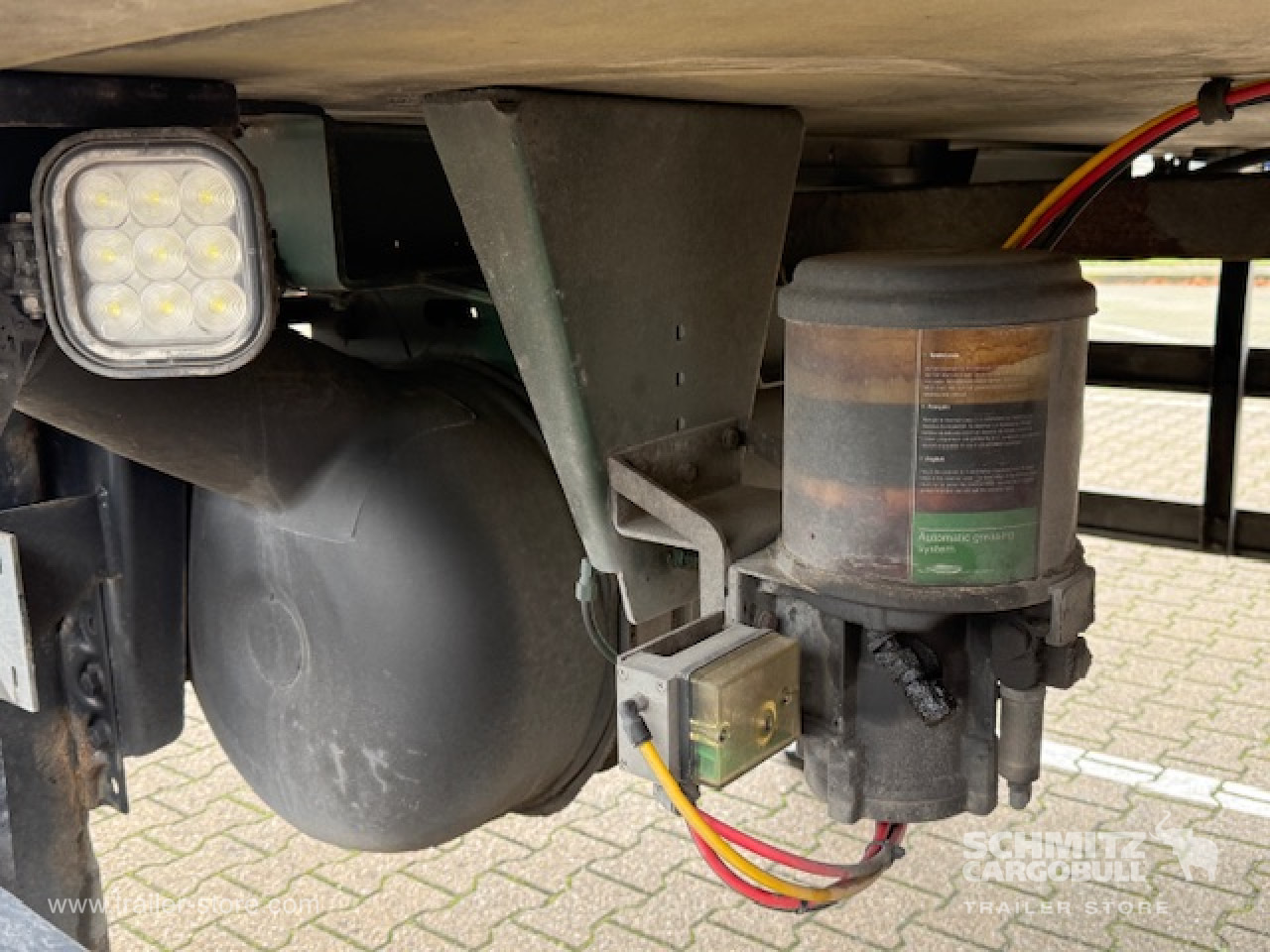 SCHMITZ Oplegger Vries Standard Taillift - Изотермичен полуремарке: снимка 4 SCHMITZ Oplegger Vries Standard Taillift - Изотермичен полуремарке: снимка 4