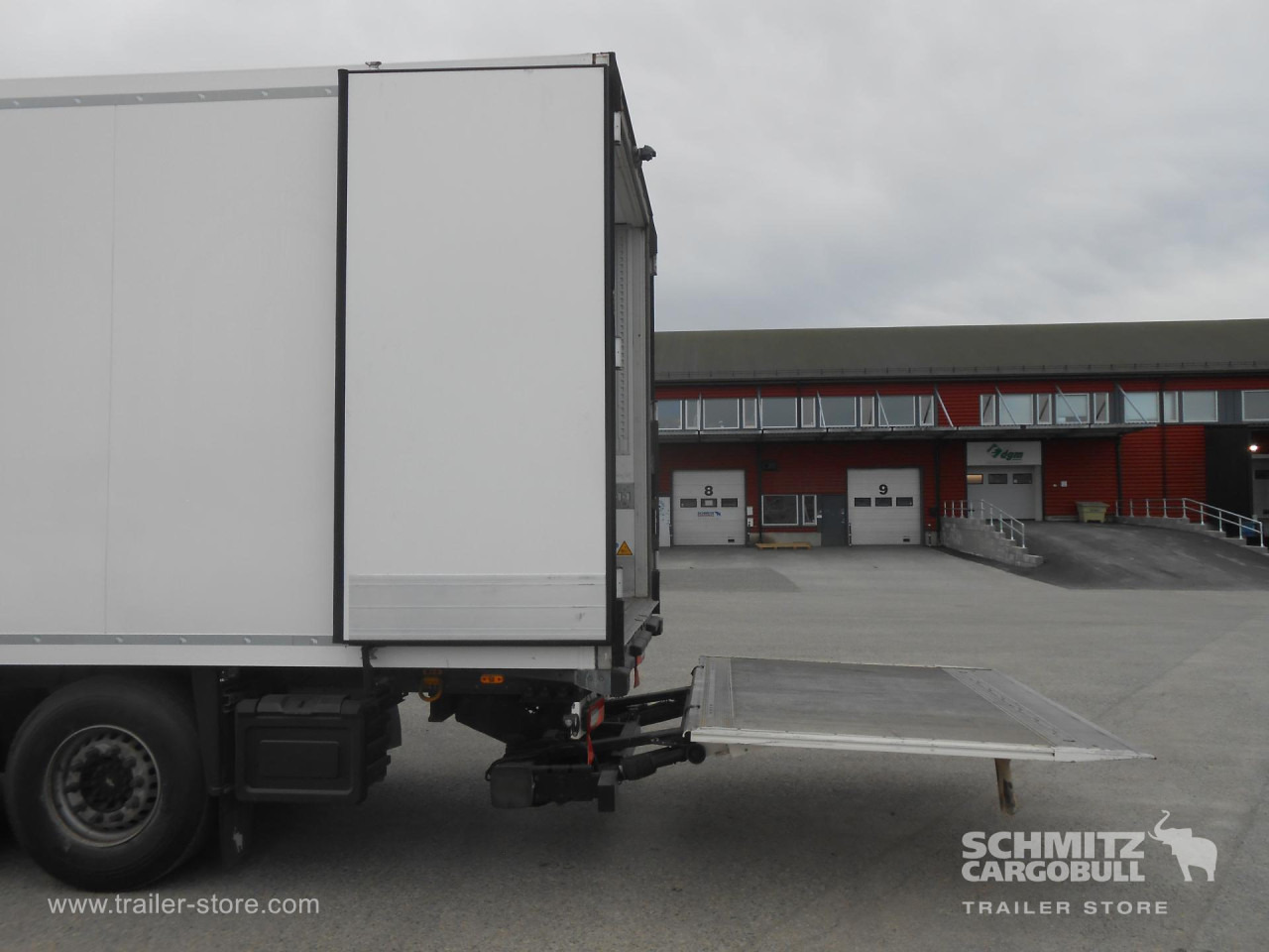 SCHMITZ Reefer Standard Double deck Taillift - Изотермичен полуремарке: снимка 5 SCHMITZ Reefer Standard Double deck Taillift - Изотермичен полуремарке: снимка 5