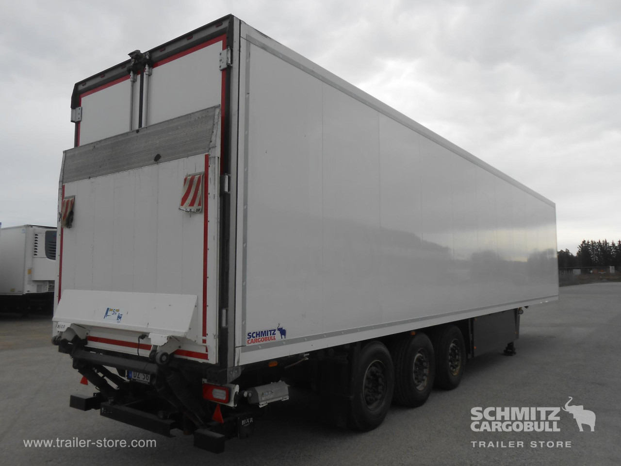 SCHMITZ Reefer Standard Double deck Taillift - Изотермичен полуремарке: снимка 1 SCHMITZ Reefer Standard Double deck Taillift - Изотермичен полуремарке: снимка 1