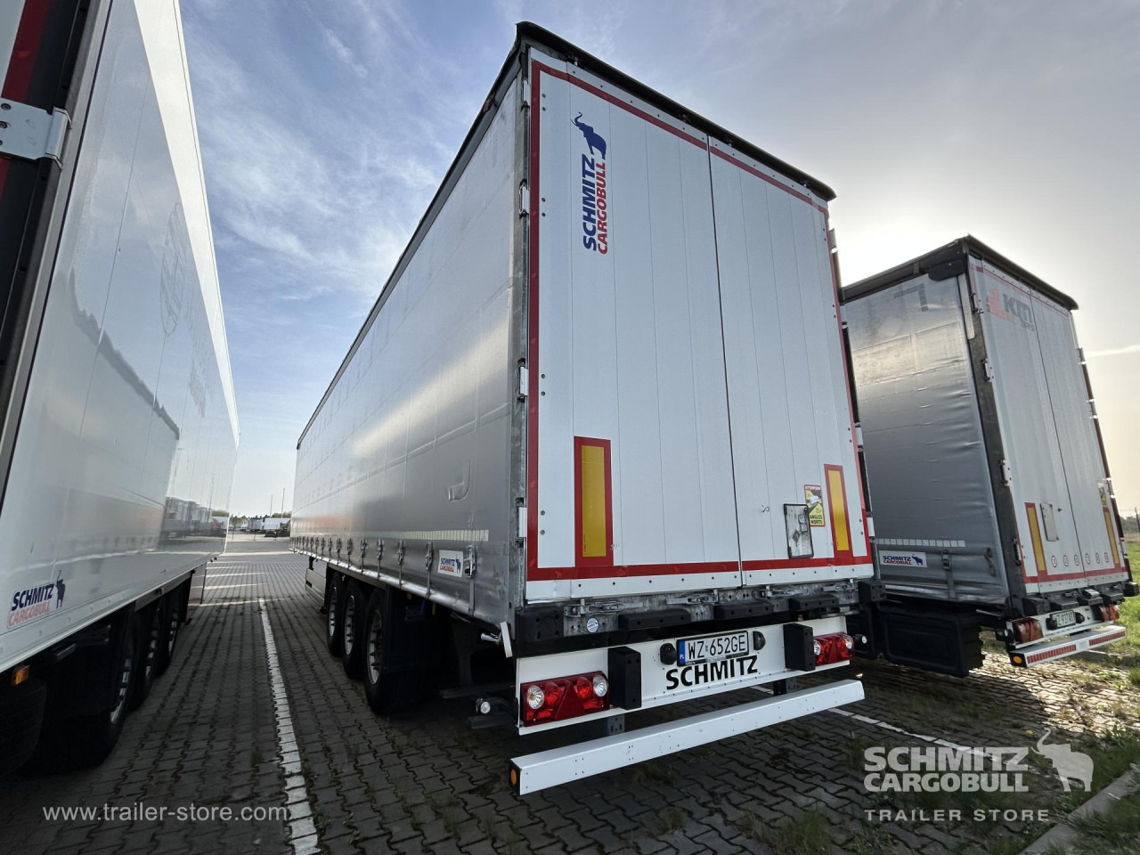 SCHMITZ Curtainsider Standard - Брезентово полуремарке: снимка 2 SCHMITZ Curtainsider Standard - Брезентово полуремарке: снимка 2