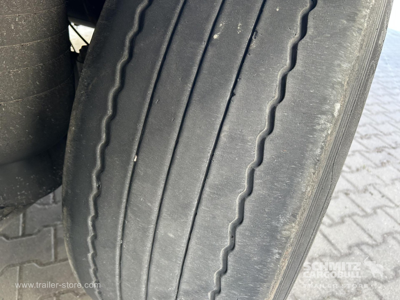 SCHMITZ Reefer Standard - Изотермичен полуремарке: снимка 4 SCHMITZ Reefer Standard - Изотермичен полуремарке: снимка 4