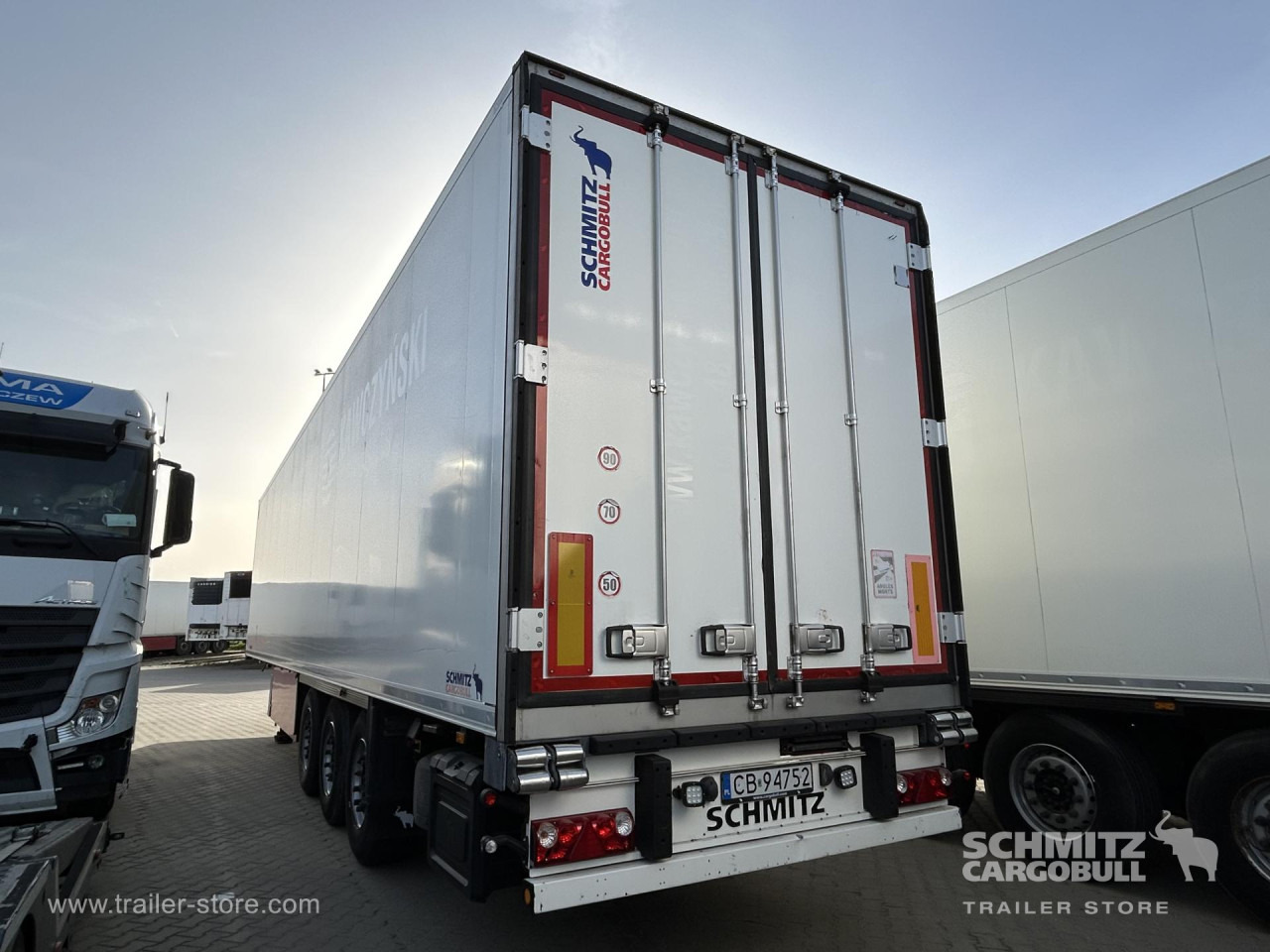 SCHMITZ Reefer Standard - Изотермичен полуремарке: снимка 4 SCHMITZ Reefer Standard - Изотермичен полуремарке: снимка 4