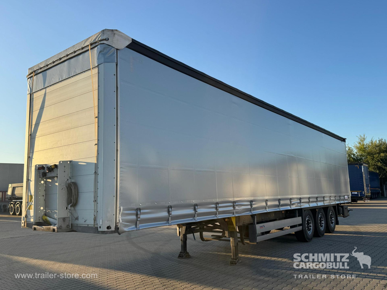 SCHMITZ Curtainsider Standard - Брезентово полуремарке: снимка 1 SCHMITZ Curtainsider Standard - Брезентово полуремарке: снимка 1