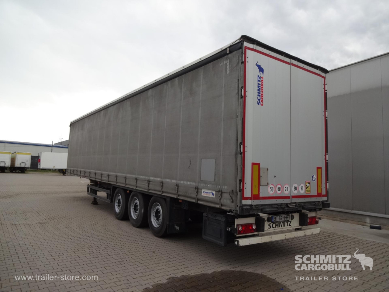 SCHMITZ Curtainsider Standard - Брезентово полуремарке: снимка 4 SCHMITZ Curtainsider Standard - Брезентово полуремарке: снимка 4