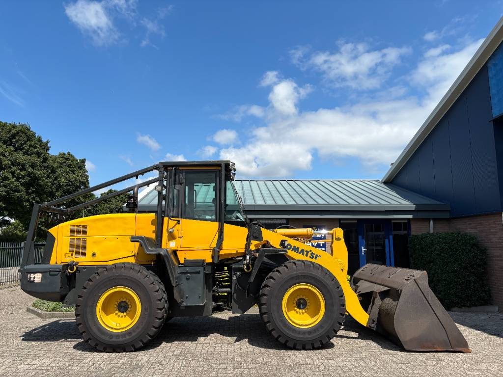 Komatsu WA 320-5 - Колесен товарач: снимка 3 Komatsu WA 320-5 - Колесен товарач: снимка 3