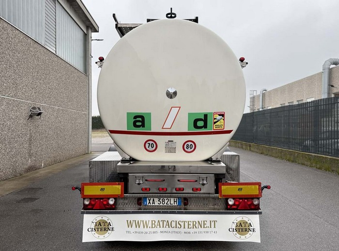 BATA CISTERNA ALIMENTARE SANTI-MENCI ANNO 05-2010 - Полуремарке цистерна: снимка 3 BATA CISTERNA ALIMENTARE SANTI-MENCI ANNO 05-2010 - Полуремарке цистерна: снимка 3