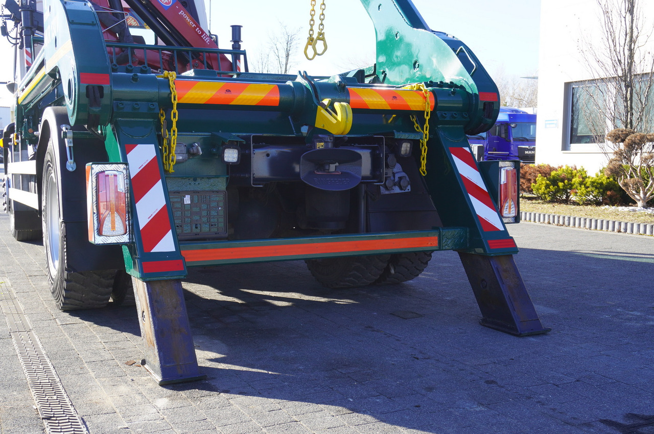 Камион с кран DAF LF 18.310 E6 / Skip loader Fornal NKR 130V / HDS HMF 735 K2 / Manual gearbox: снимка 15